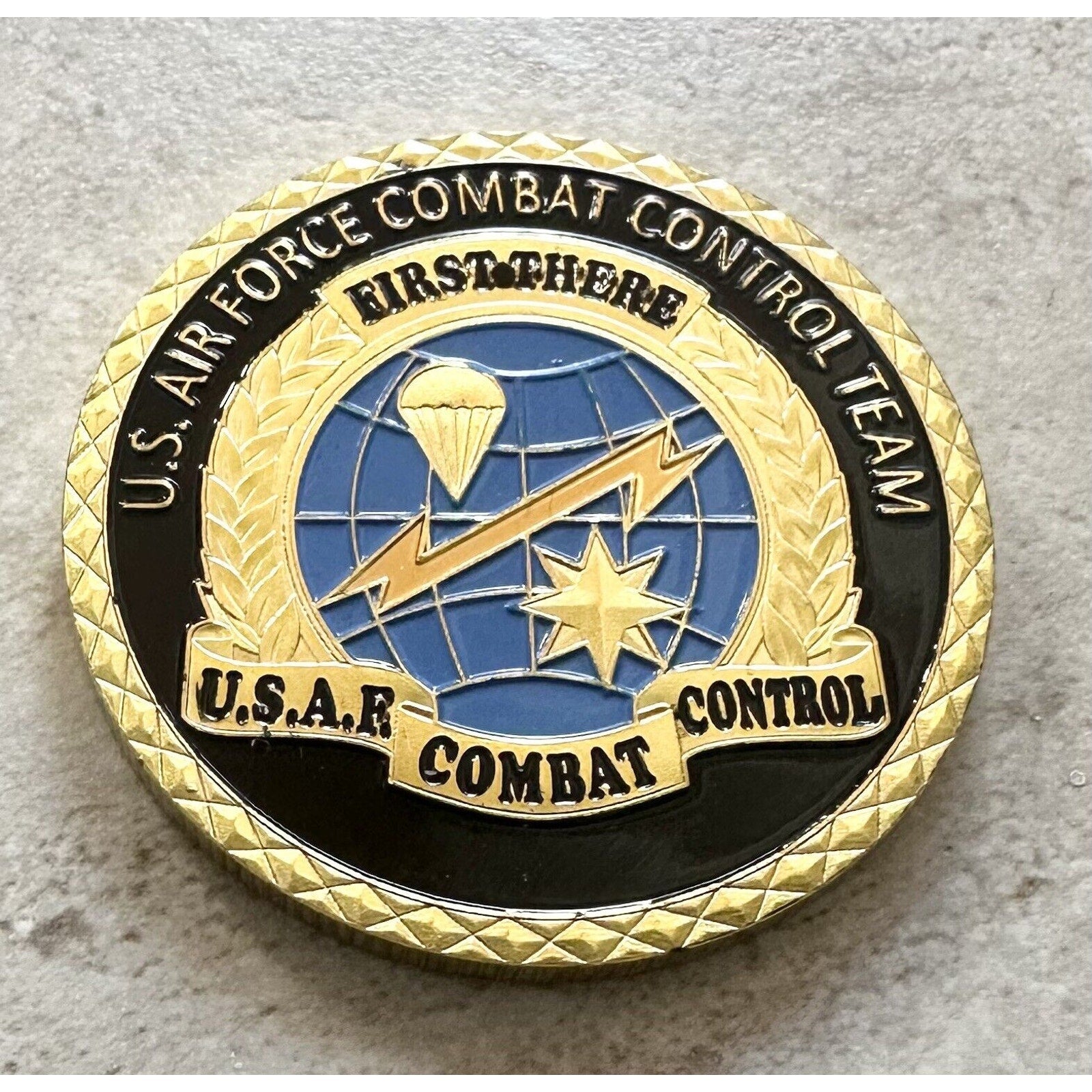 US air force combat control team challenge coin USAF With Display Case