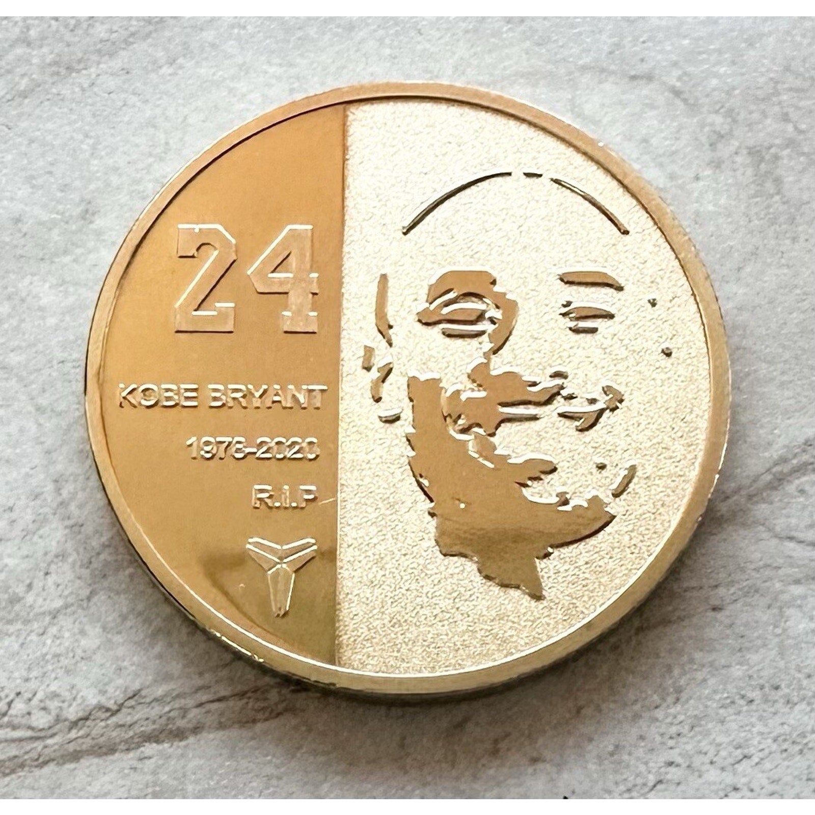 NBA Kobe Bryant Double Sided Tribute BIG MambaChallenge Coin
