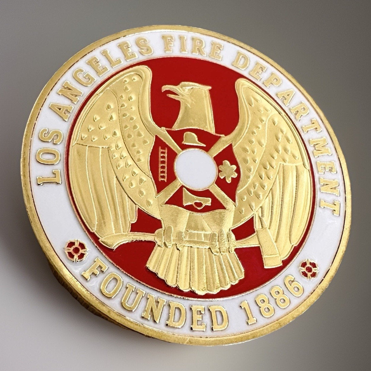 CITY OF LOS ANGELES FIRE DEPARTMENT FIRE FIGHTERS CHALLENGE COIN WITH BLUE CASE