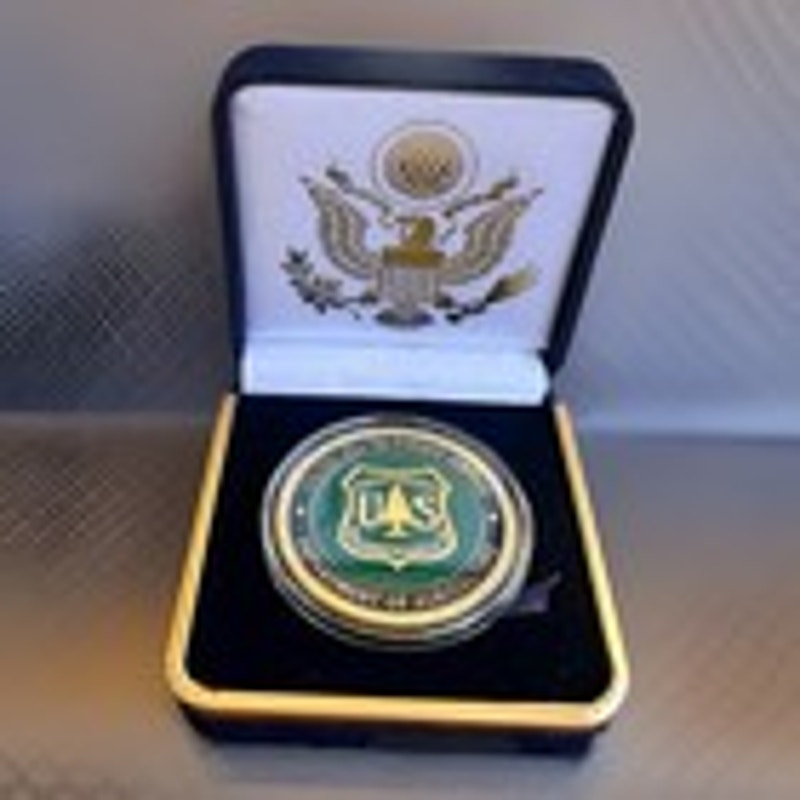 Department of Energy (DOE) Challenge Coin With Blue Velvet Case. Fast Shipping!
