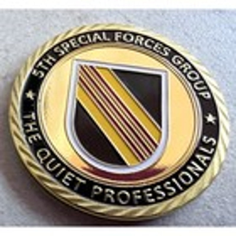 U S ARMY 5th SPECIAL FORCES GROUP (Airborne) Challenge Coin Keychain
