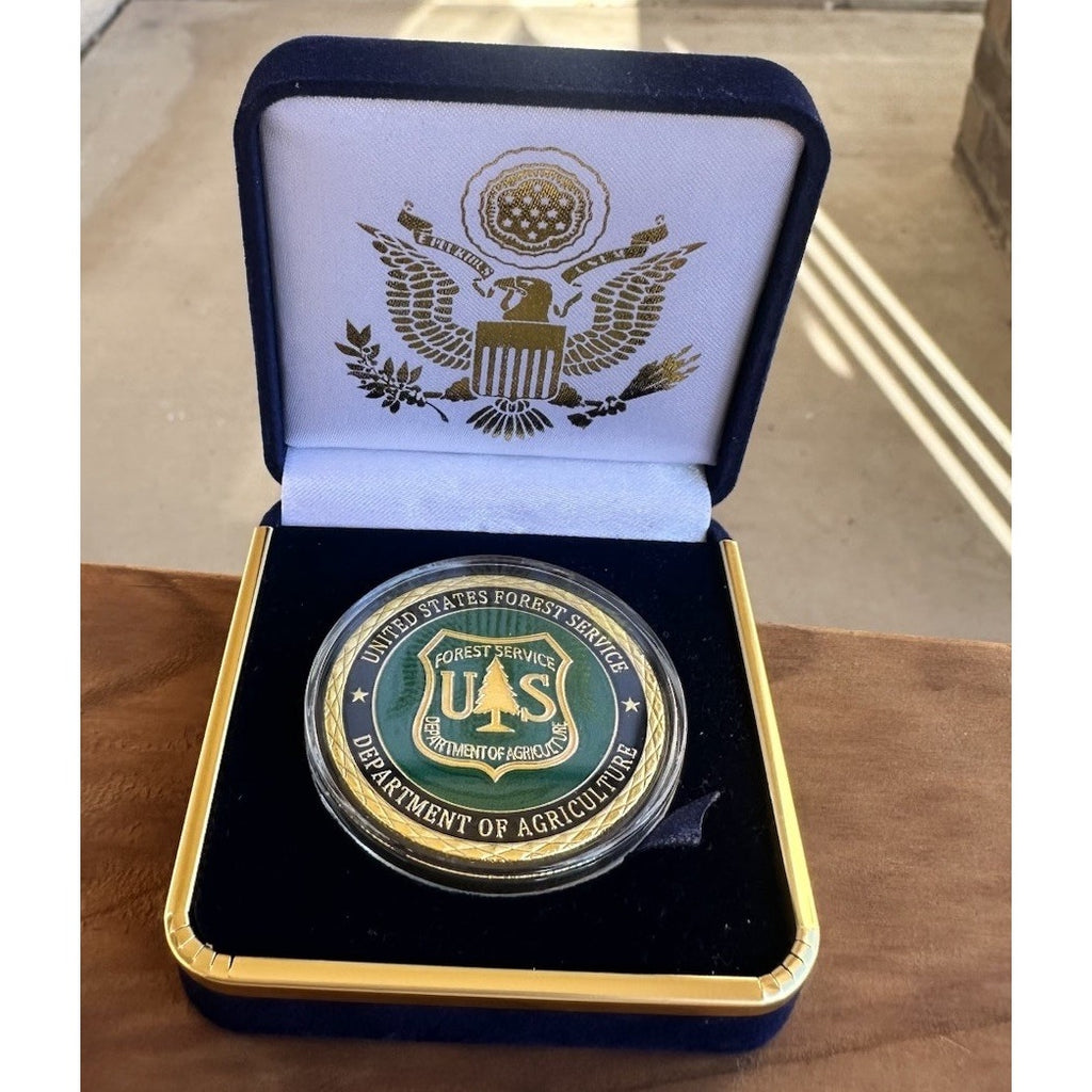 US FOREST SERVICE-DEPT OF AGRICULTURE USFS Challenge Coin With Blue Velvet Case