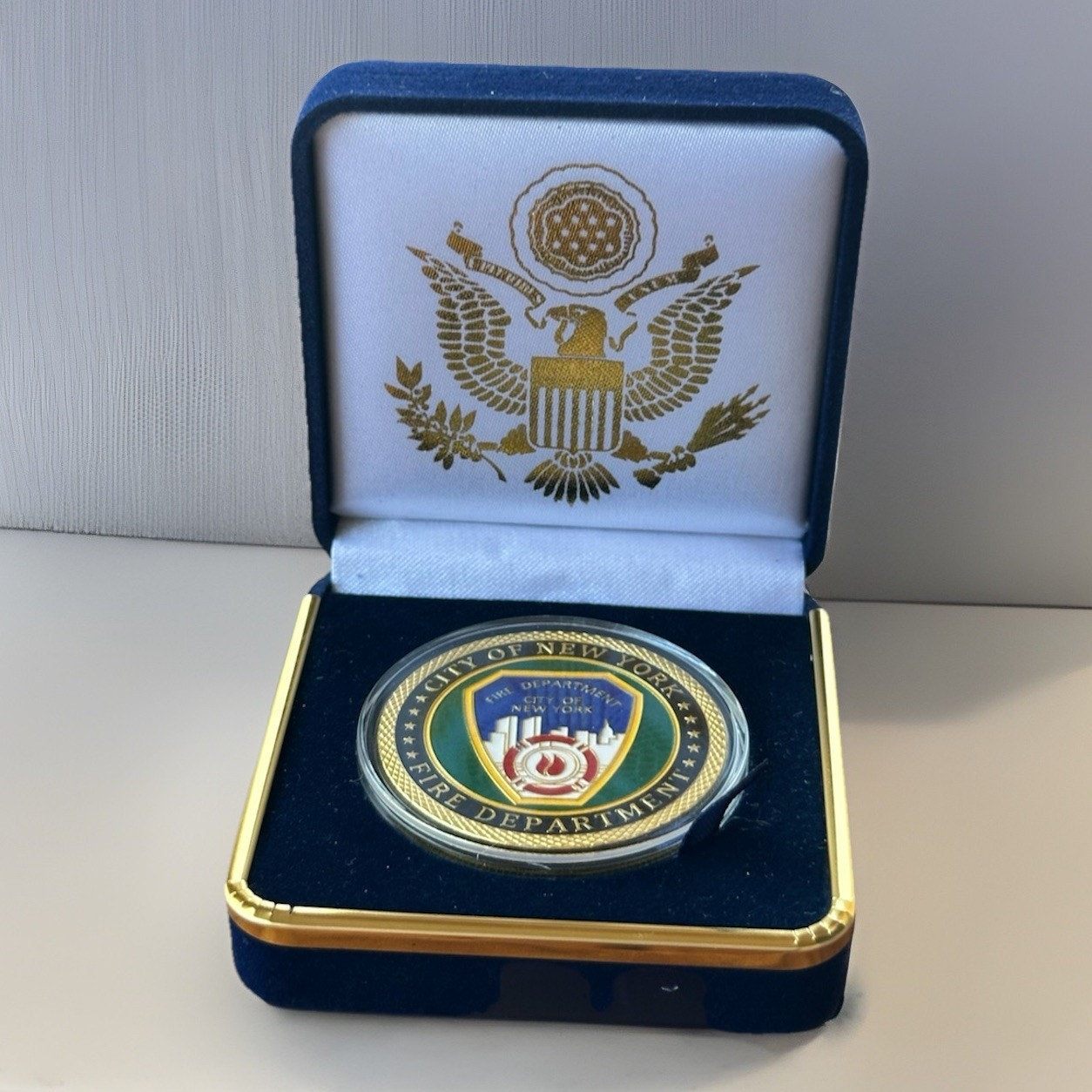 FDNY NEW YORK CITY "NYC' NYFD FIRE DEPARTMENT RESCUE COIN With Blue Velvet Case