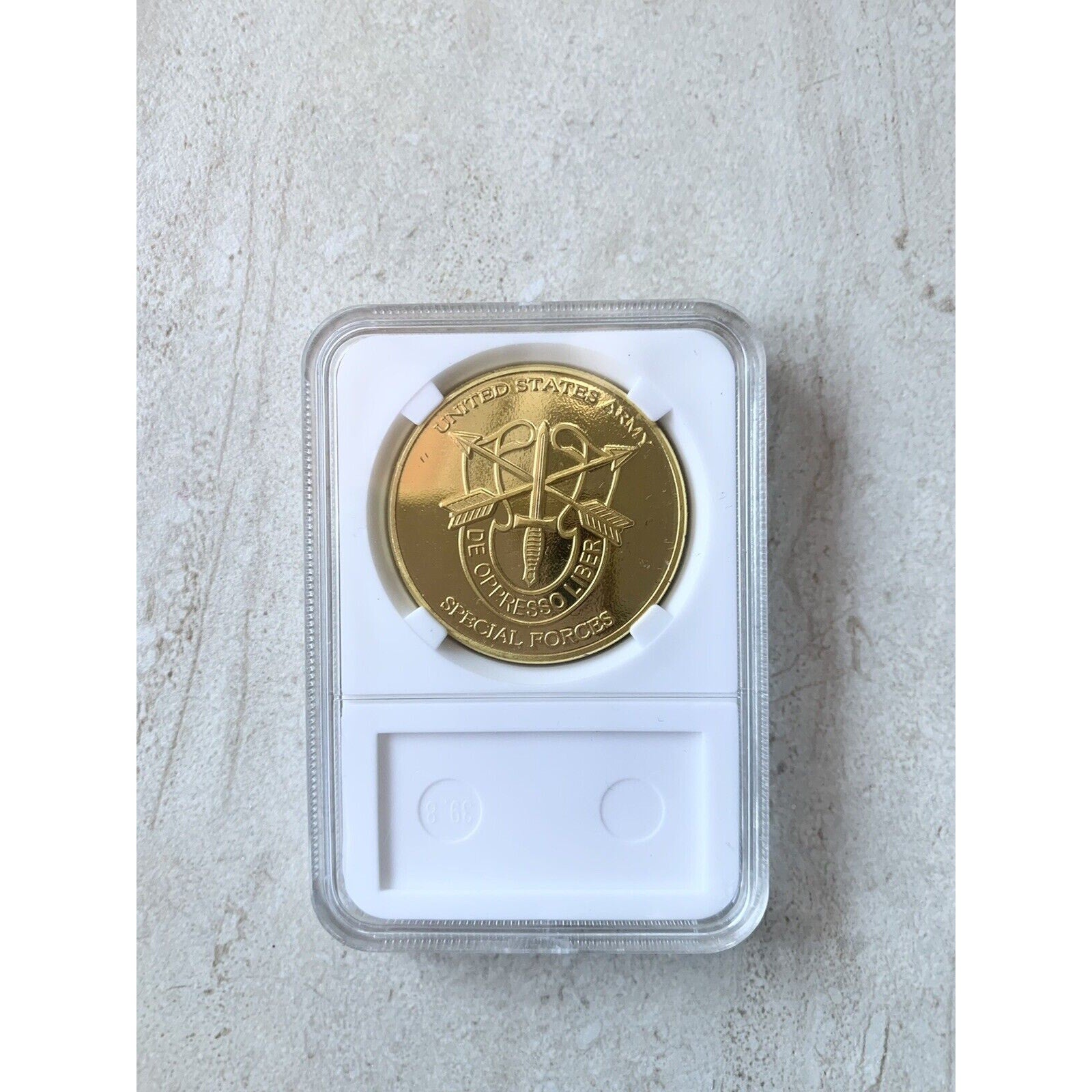 U S ARMY 5th SPECIAL FORCES GROUP (Airborne) Challenge Coin W/ Beautiful Case