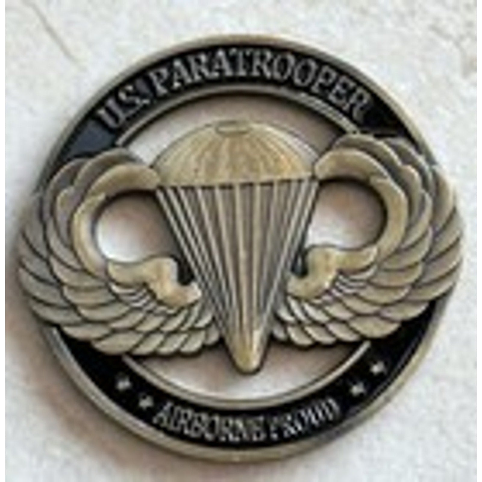 US ARMY PARATROOPER Airborne Challenge Coin With Blue Velvet Case