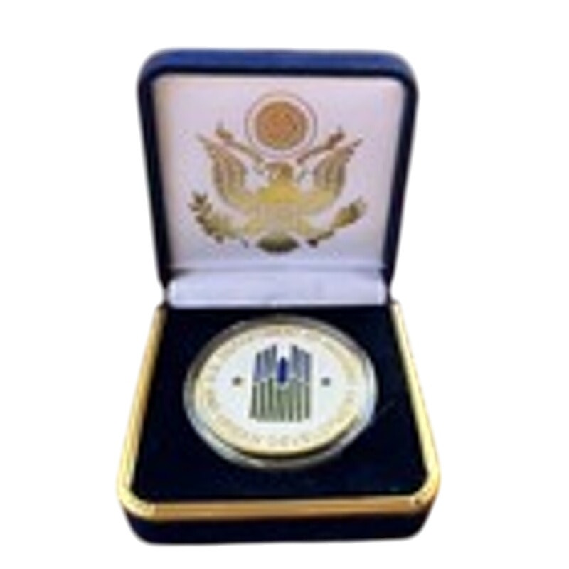 Department of Energy (DOE) Challenge Coin With Blue Velvet Case. Fast Shipping!