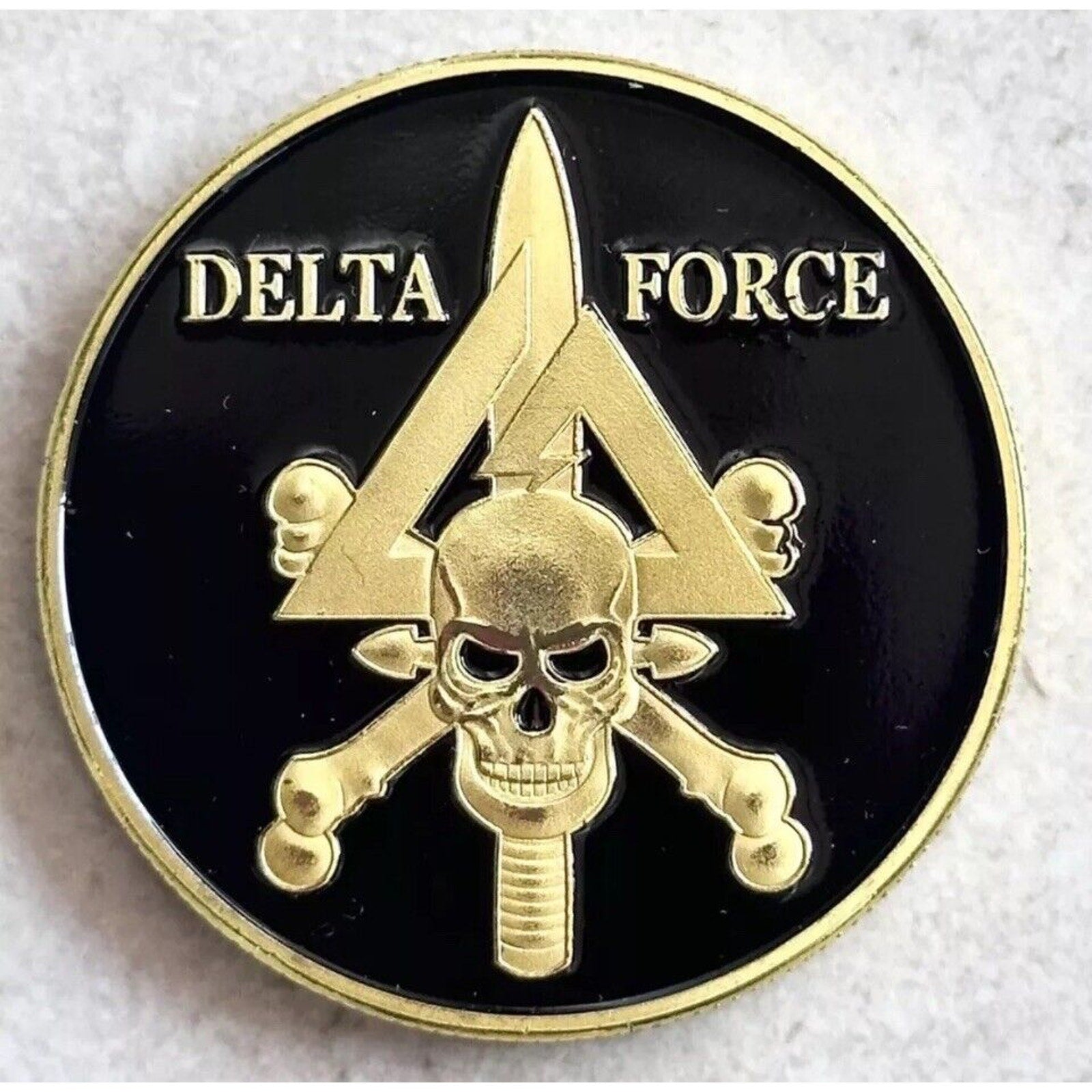 - United States 🇺🇸 Army Special Forces Challenge Coin Collector Set