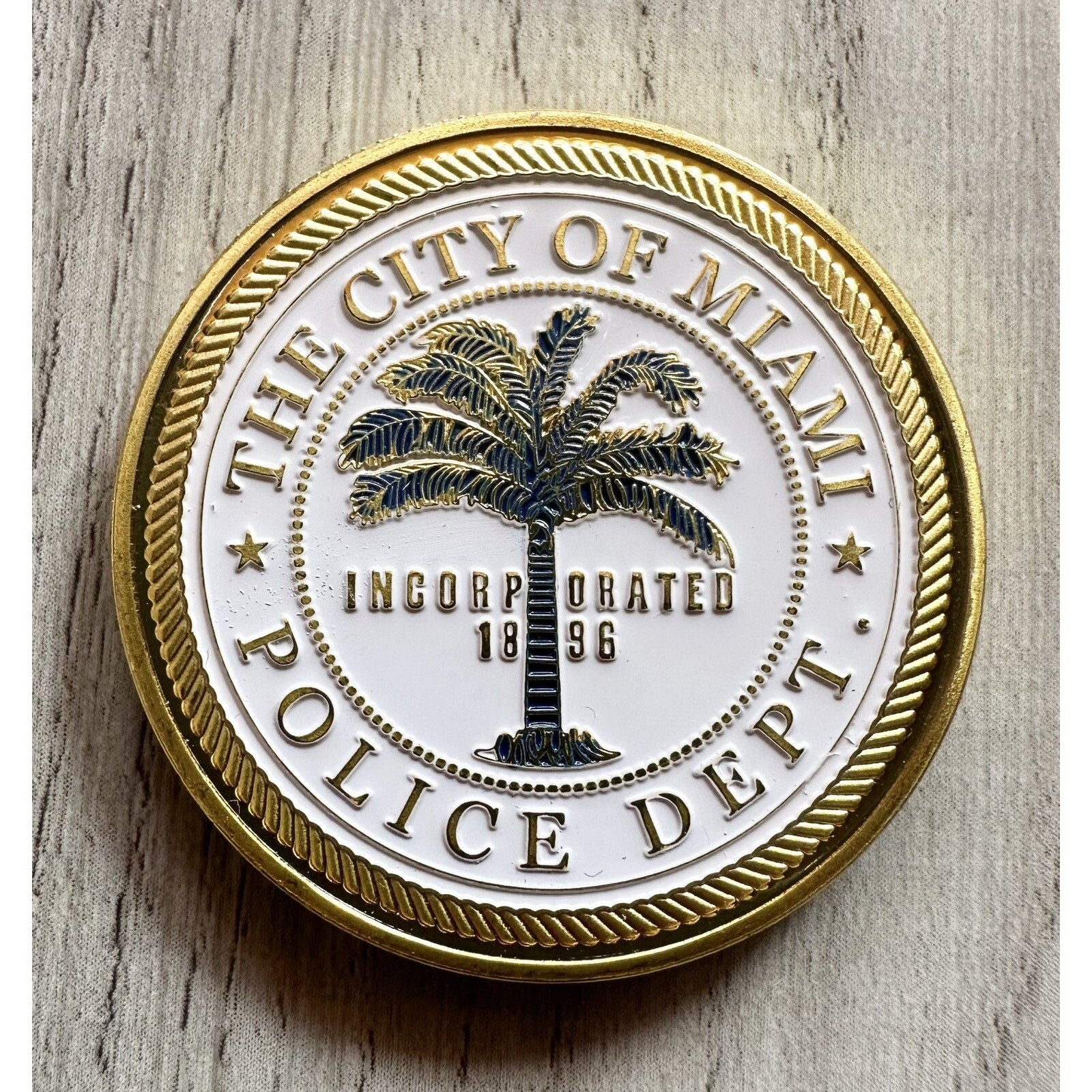 MIAMI Florida Police Department PD Officer Challenge Coin w/ Retirement Award