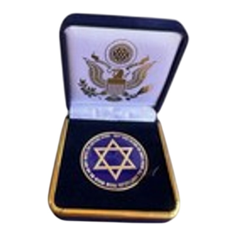 Department of Energy (DOE) Challenge Coin With Blue Velvet Case. Fast Shipping!