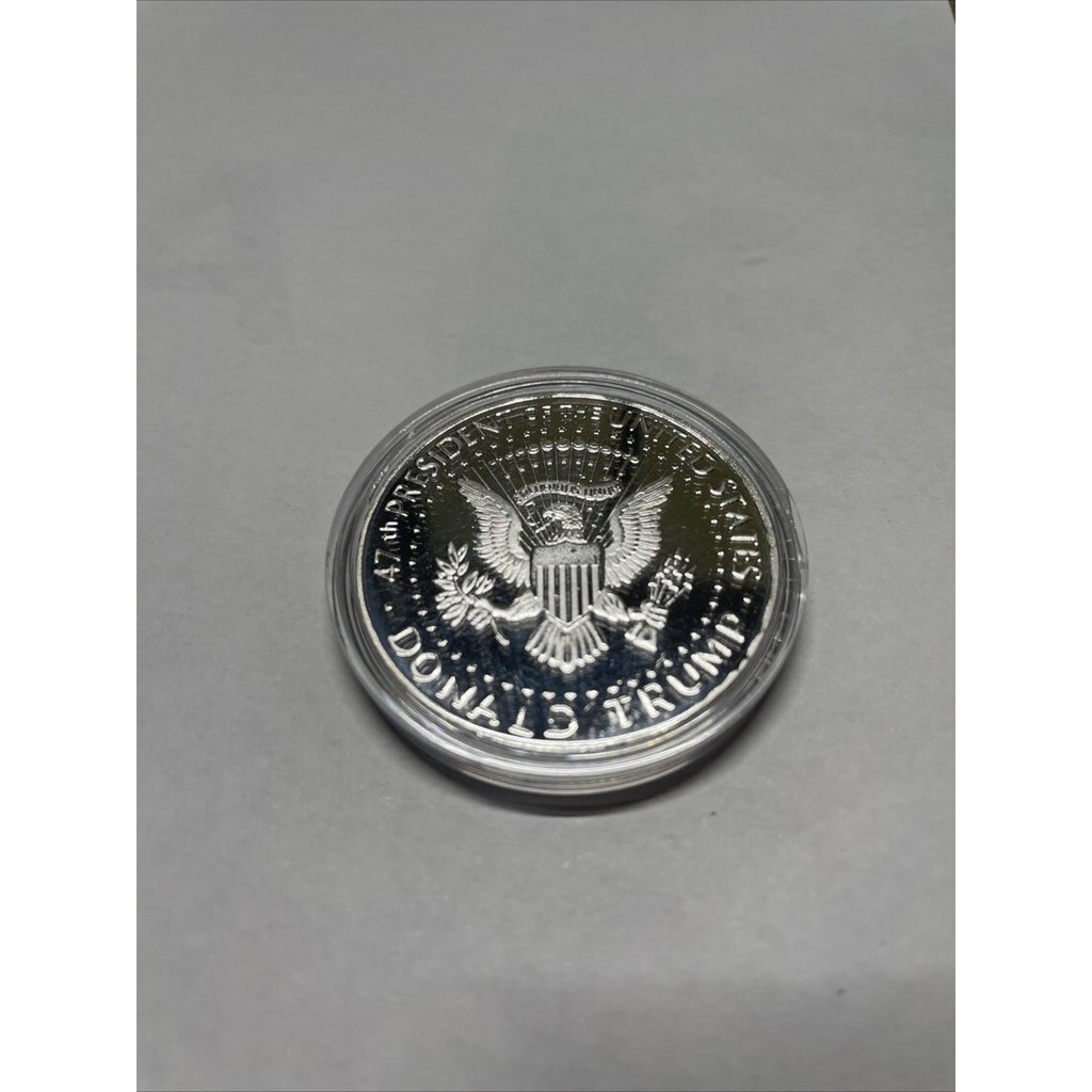 United States 47th President Challenge Coin Donald Trump w/ Retirement Award