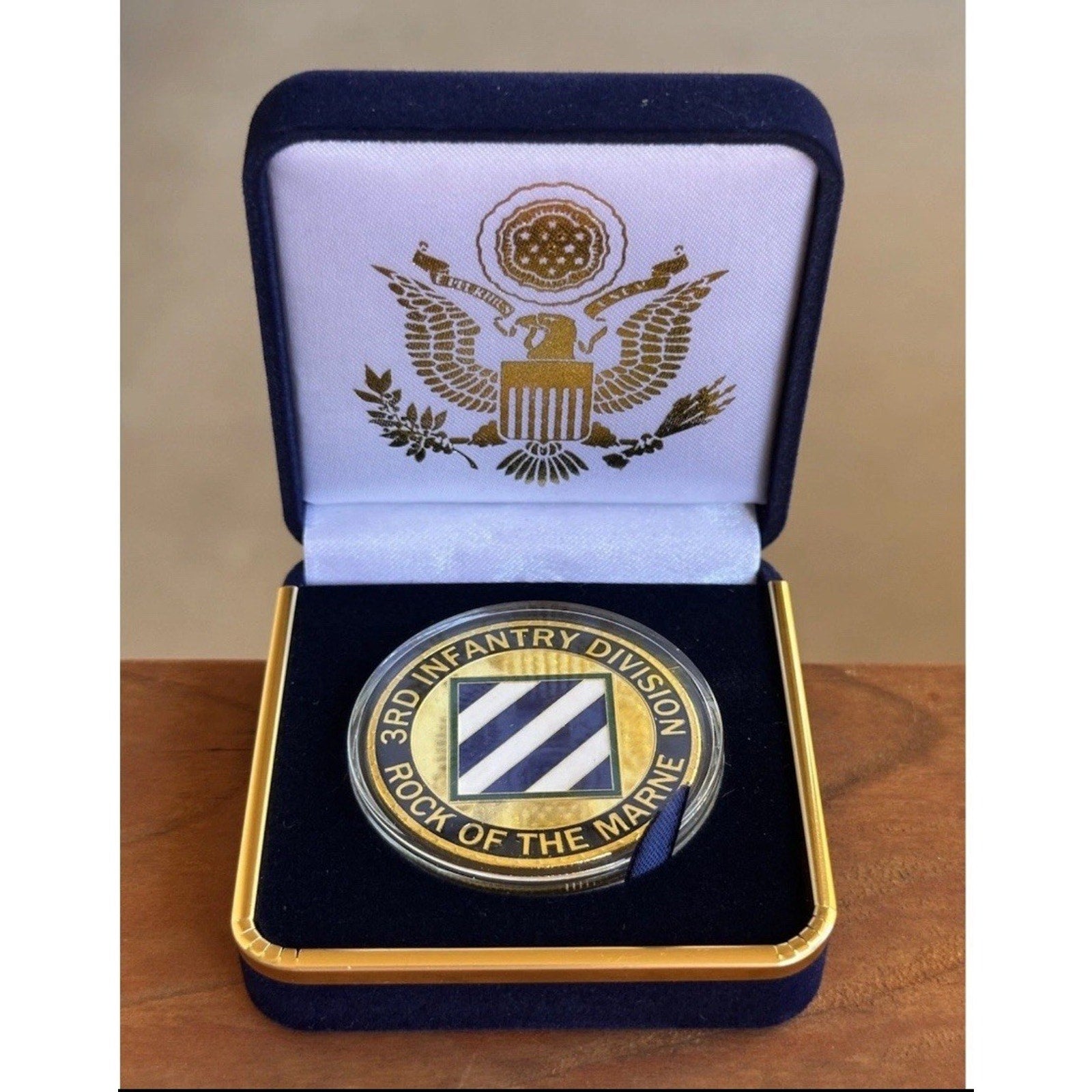 3RD Infantry Division US Army Challenge Coin "Rock of the Marne" W Velvet USA