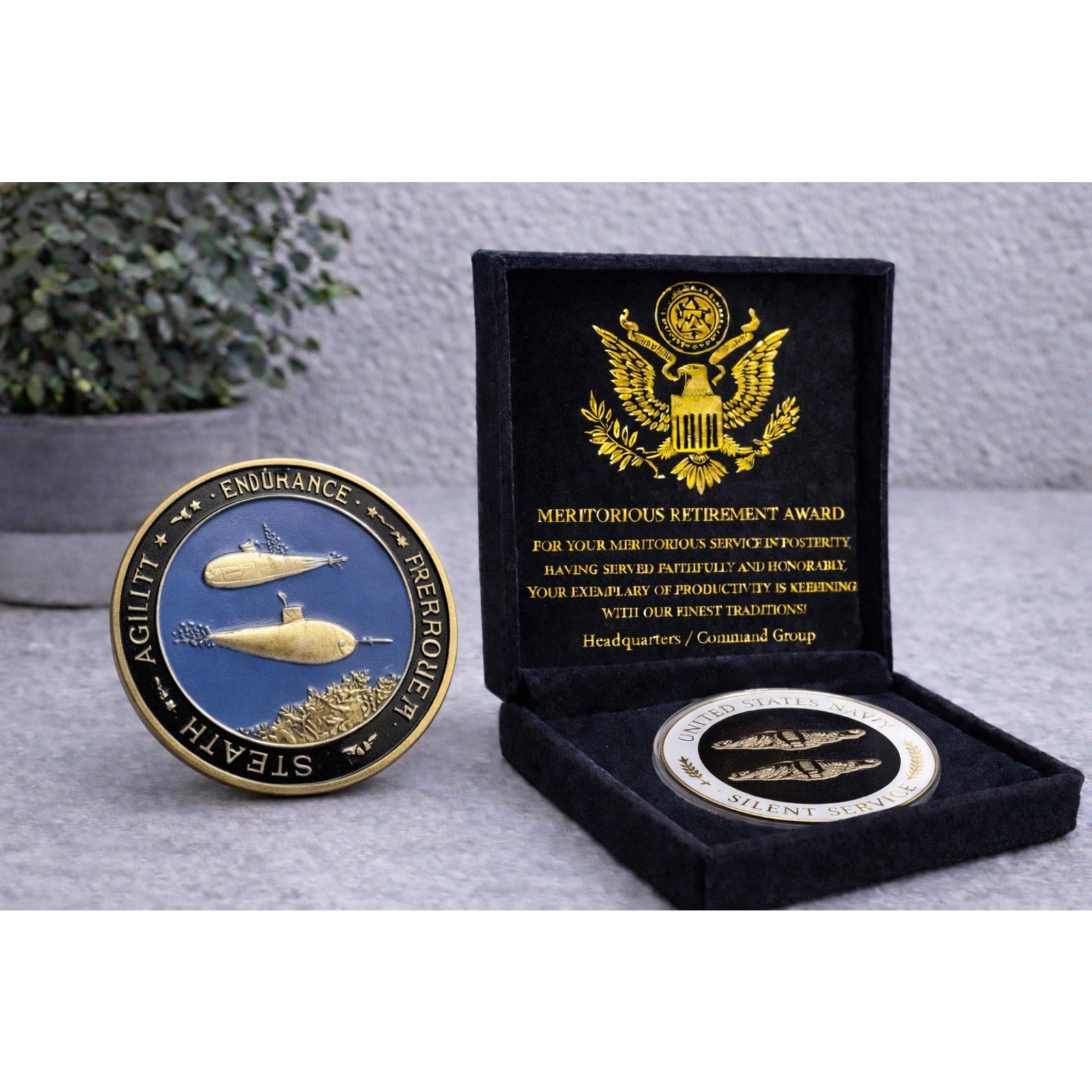 SILENT SERVICESUBMARINE BASE USN PIN UP US NAVY SUB VETERAN w/ Retirement Award
