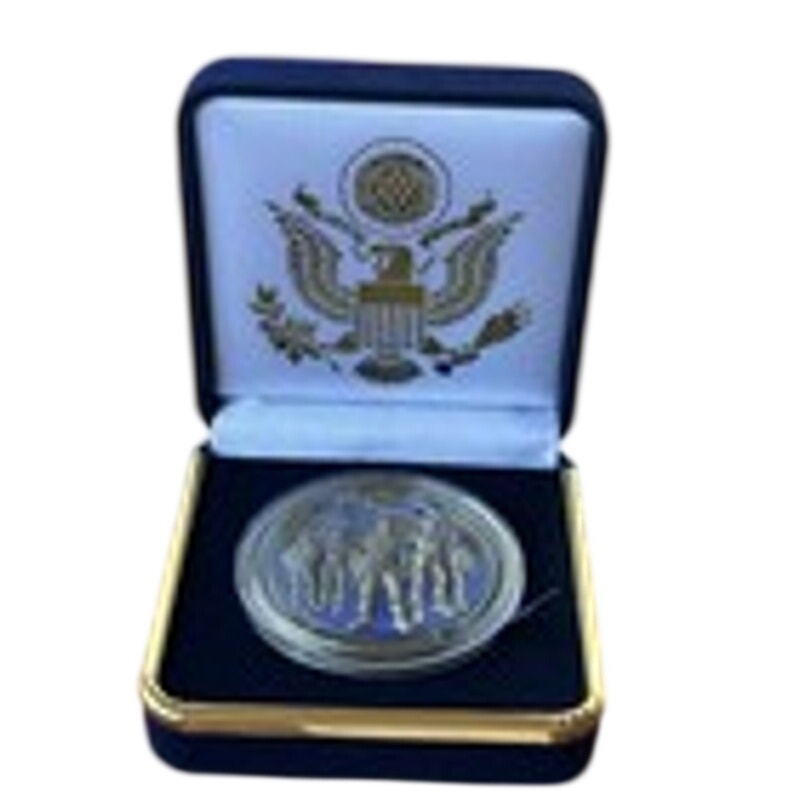 Department of Energy (DOE) Challenge Coin With Blue Velvet Case. Fast Shipping!