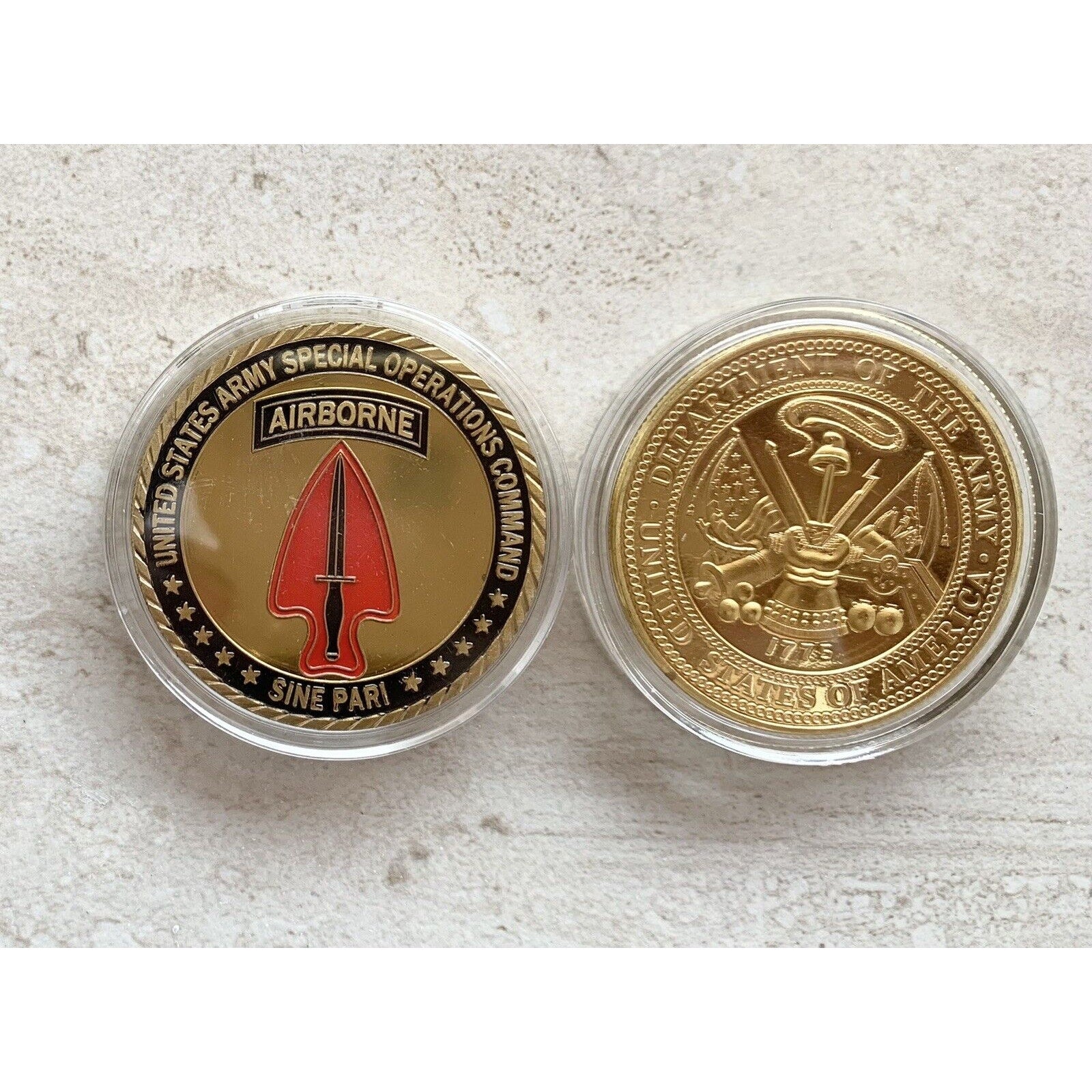 LOT OF 2 X US ARMY SPECIAL OPERATIONS COMMAND SINE PARI MILITARY CHALLENGE COIN