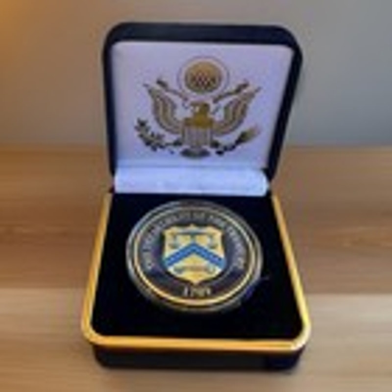 Department of Energy (DOE) Challenge Coin With Blue Velvet Case. Fast Shipping!