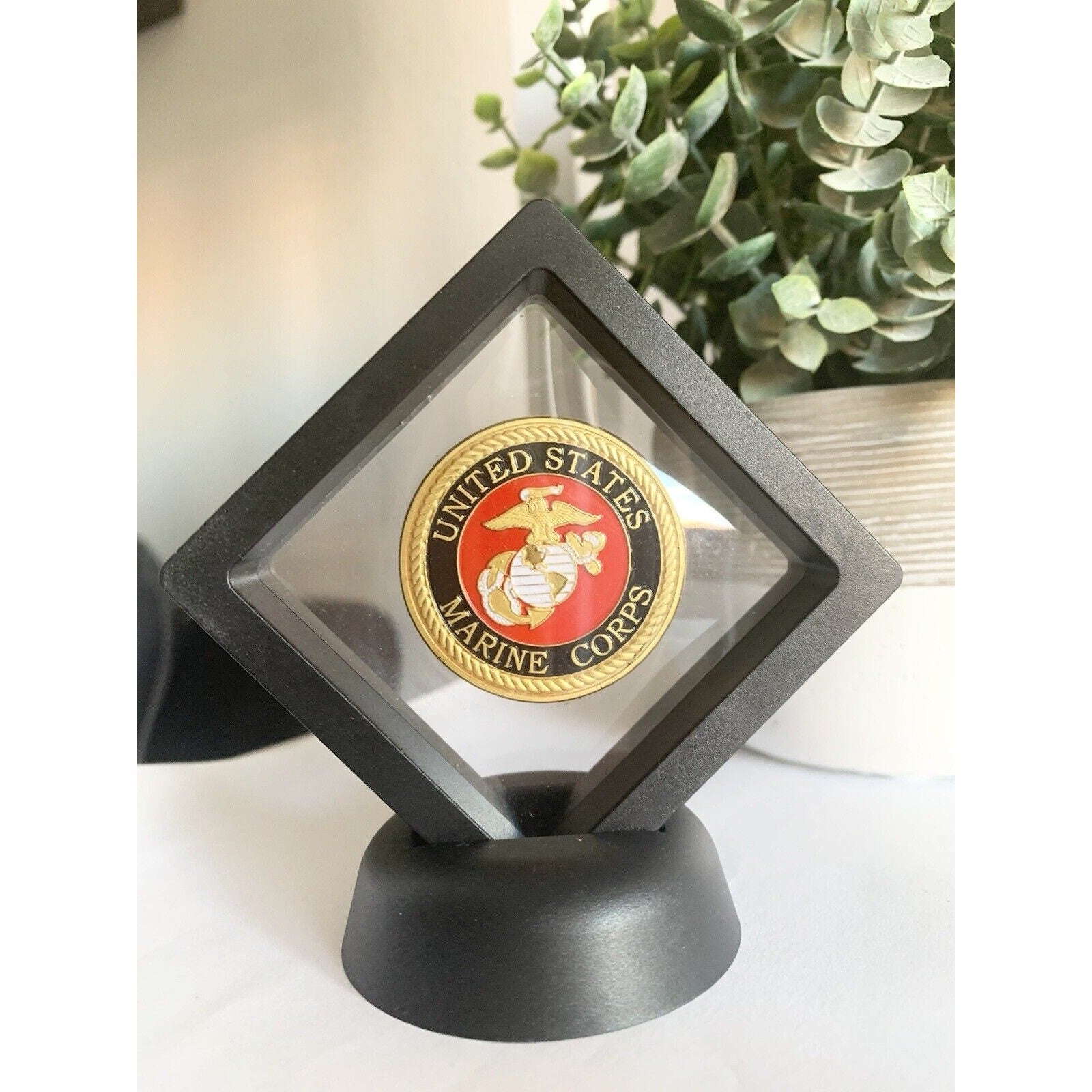 U.S. Marine Corps Sergeant Coin. With 3D Display Case USMC Official LIC 23125