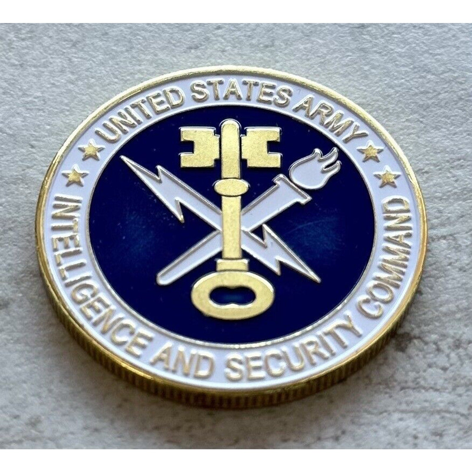 US ARMY INTELLIGENCE AND SECURITY COMMAND Challenge Coin W Special Army Case