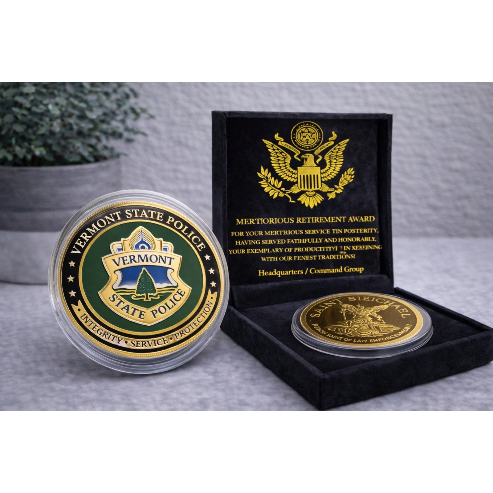 VT VERMONT STATE POLICE OFFICER Challenge Coin w/ Retirement Award