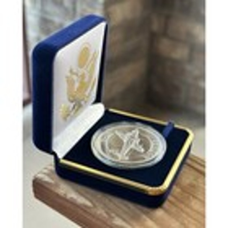 Department of Energy (DOE) Challenge Coin With Blue Velvet Case. Fast Shipping!