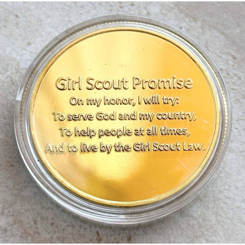 GIRL SCOUTS OF THE UNITED STATES OF AMERICA Challenge Coin Award With Blue Case