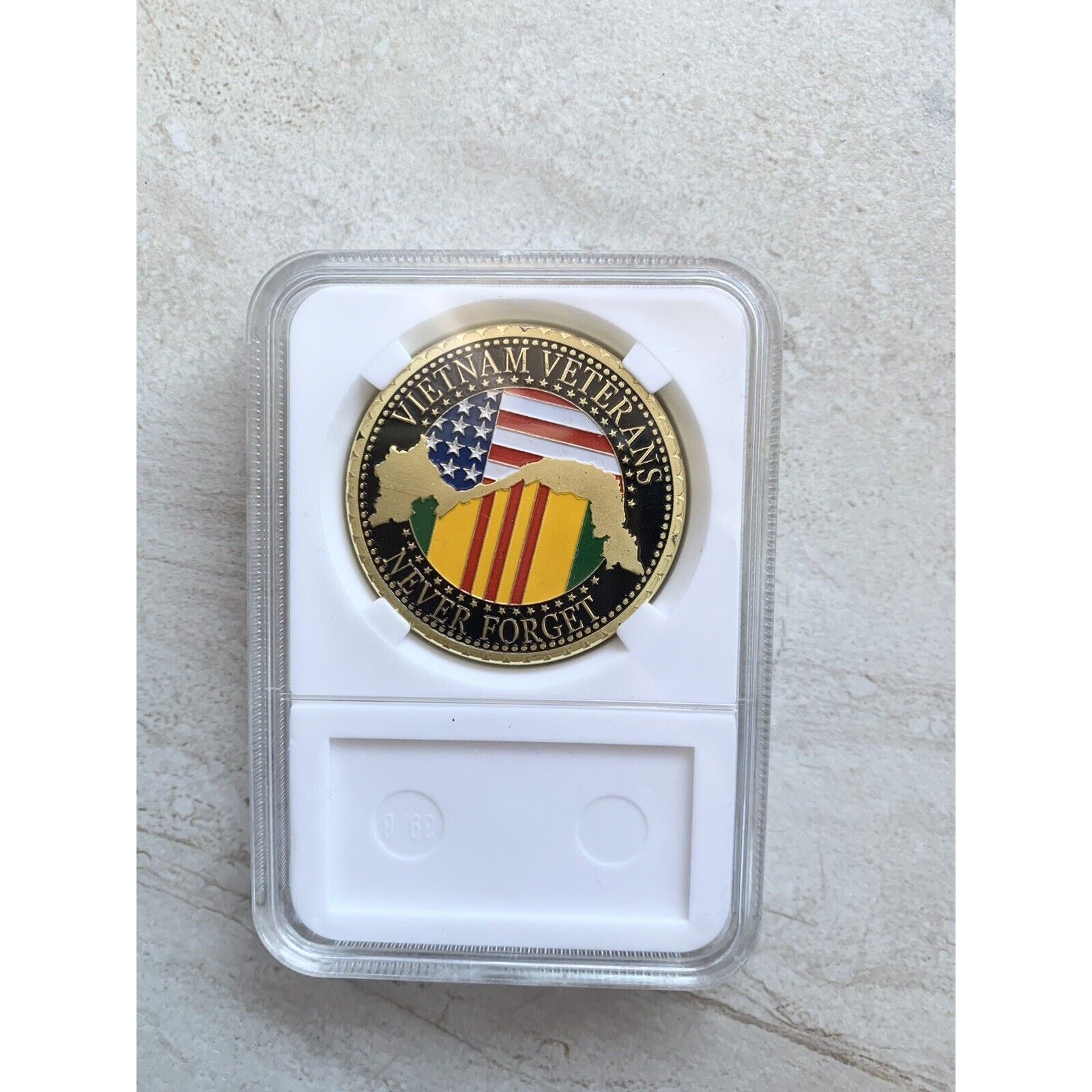2pcs US army VIETNAM VETERANS Challenge Coin With Dedication POW MIA And Dog Tag