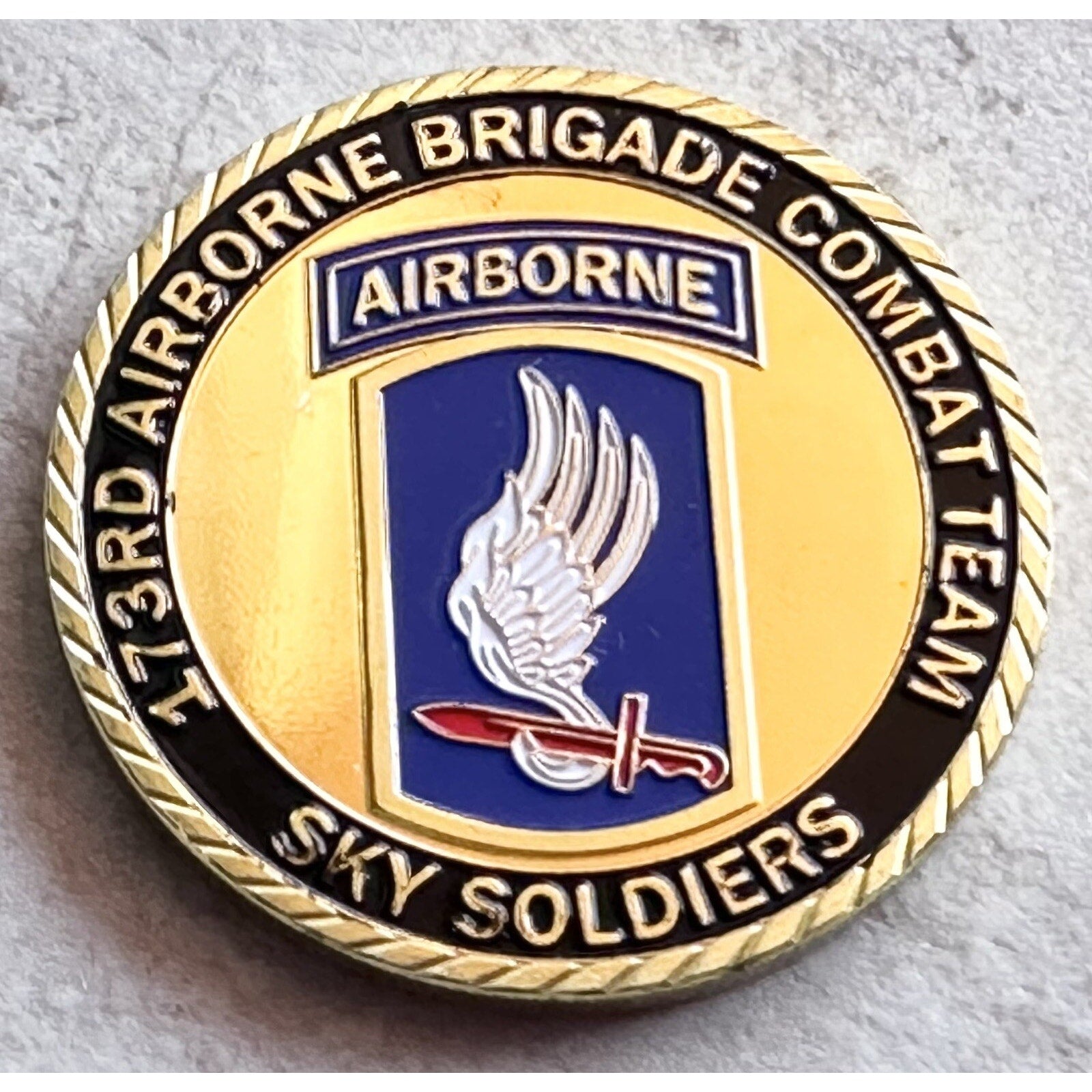 US Army 173 Rd AIRBORNE BRIGADE COMBAT TEAM Sky Soldiers w/ Retirement Award