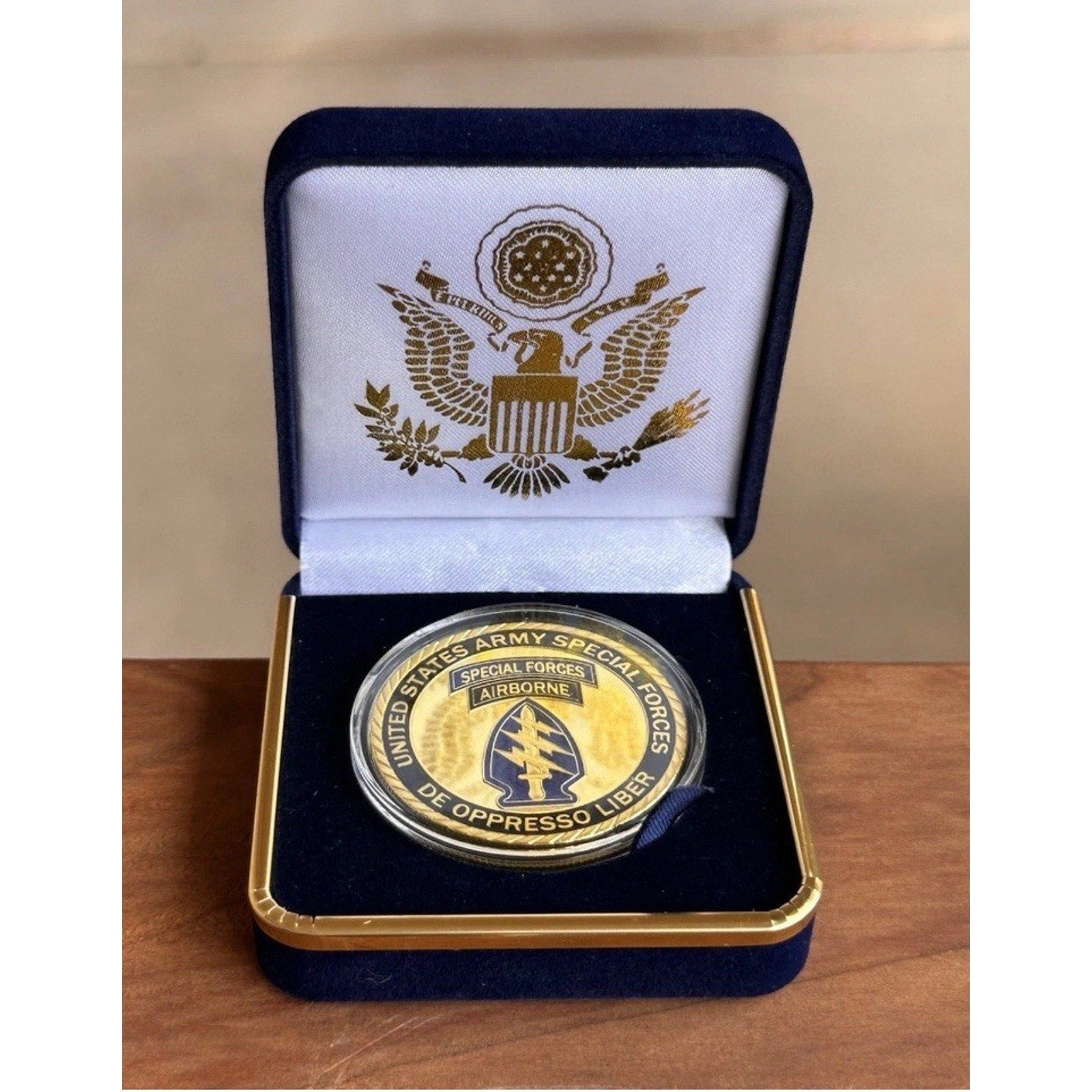 U.S. ARMY SPECIAL FORCES DE OPPRESSO LIBER CHALLENGE COIN USA