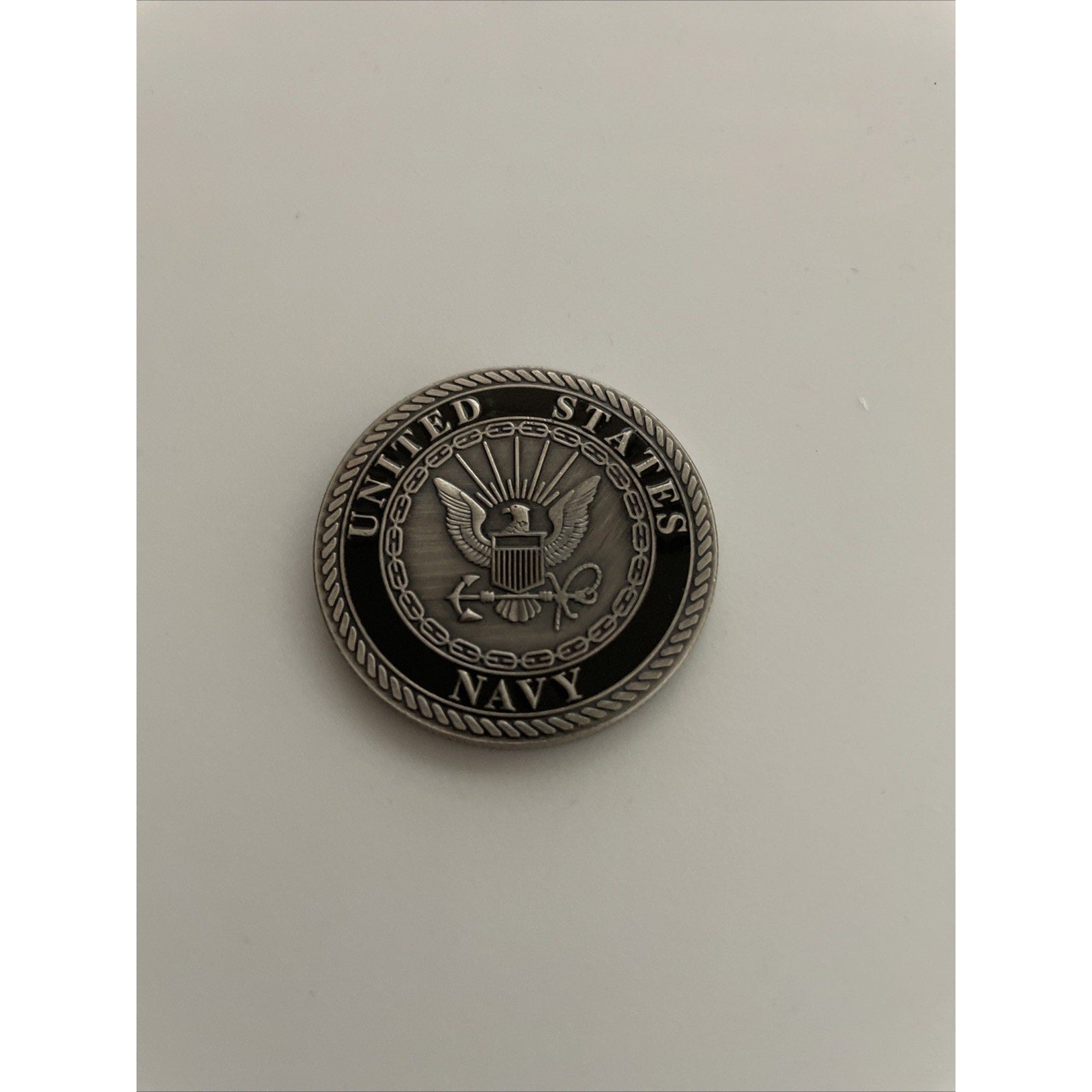 Us Navy Lieutenant 0-3 Coin w/ United We Stand Case