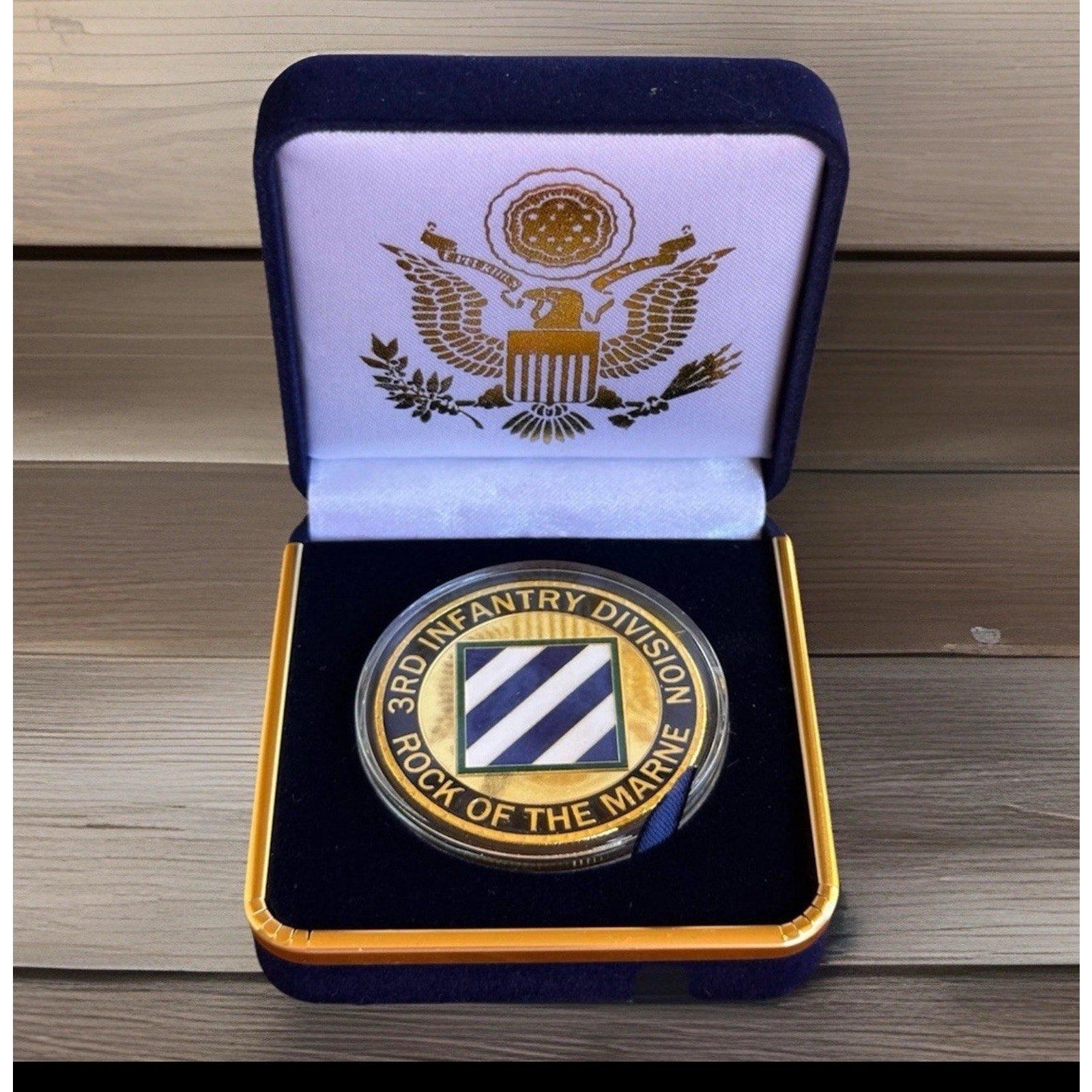 3RD Infantry Division US Army Challenge Coin "Rock of the Marne" W Velvet USA