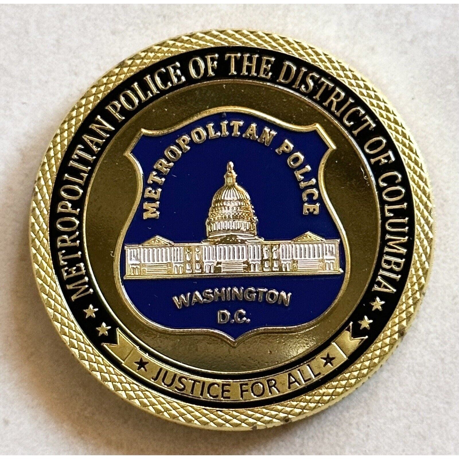 METROPOLITAIN POLICE OFFICER Department CHALLENGE COIN