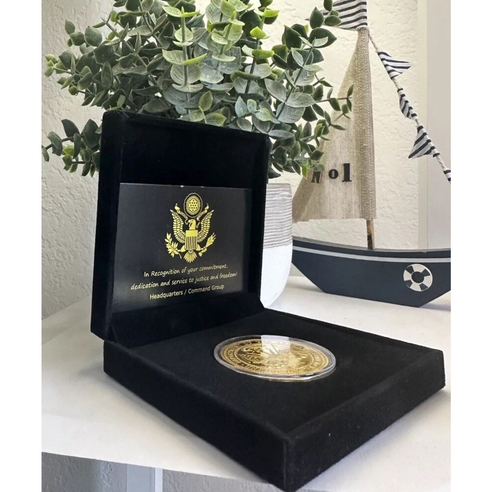 US MARINE CORPS - 11th REGIMENT Coin With Retirement Award OFFIC LIC 2023125