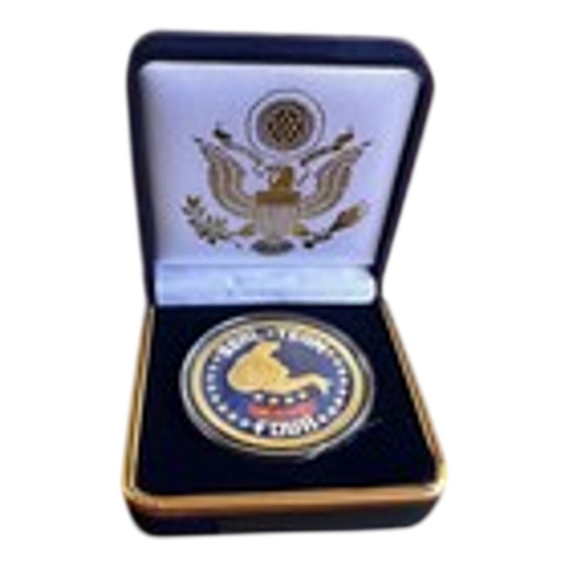 Department of Energy (DOE) Challenge Coin With Blue Velvet Case. Fast Shipping!