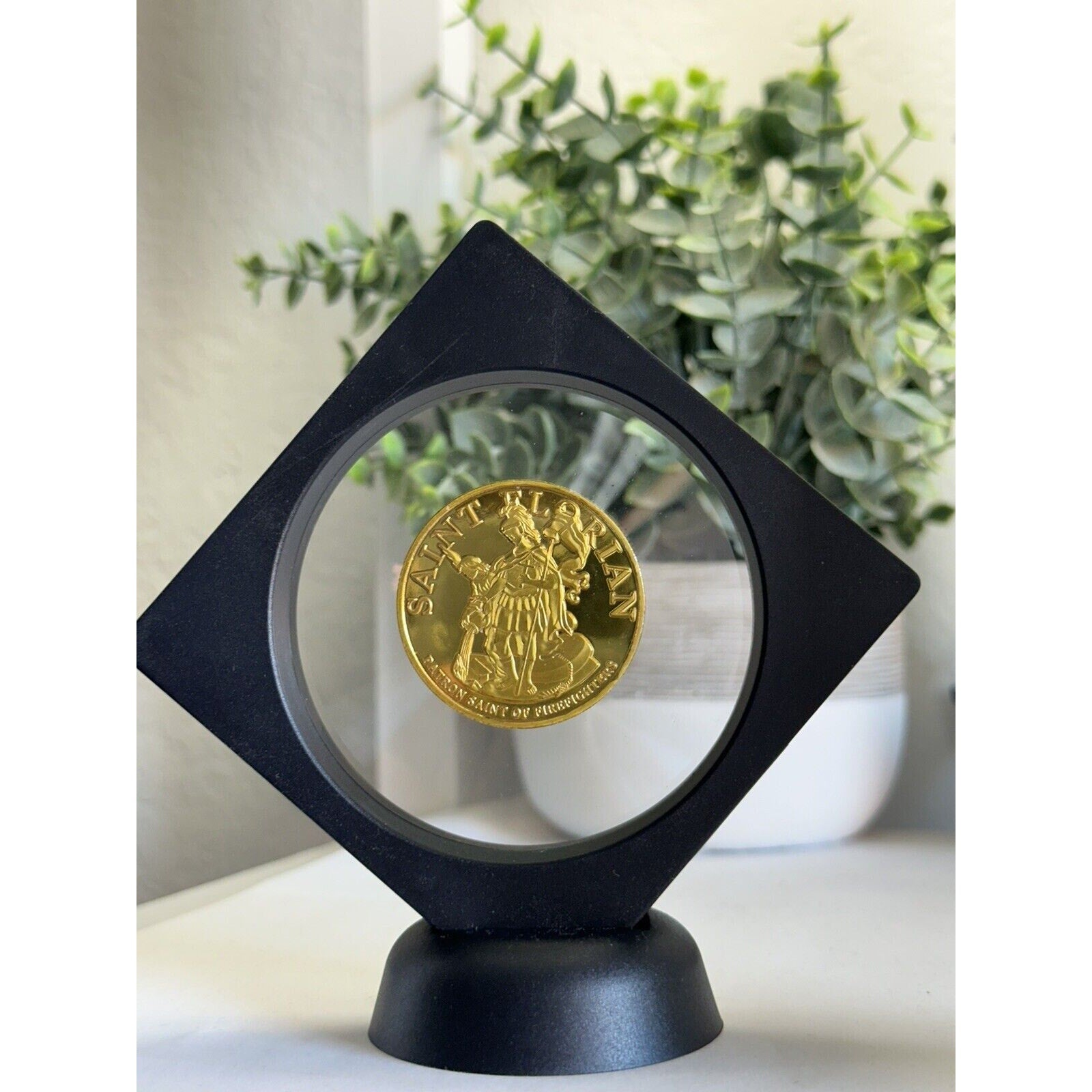 U S AIR FORCE Fire Protection Challenge Coin With Display Case