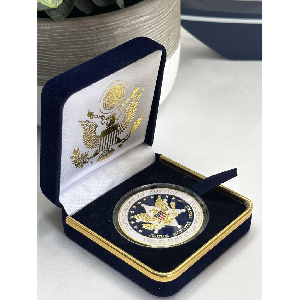 US Federal Marshal Service Special Agent Challenge Coin With Blue Velvet Case