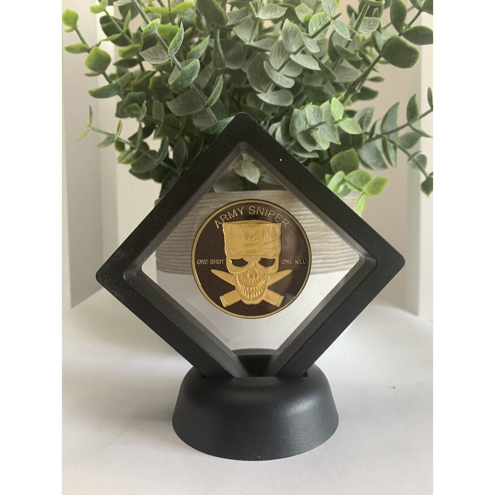 U S ARMY SNIPER "ONE SHOT*ONE KILL" Challenge Coin with 3D Display Case