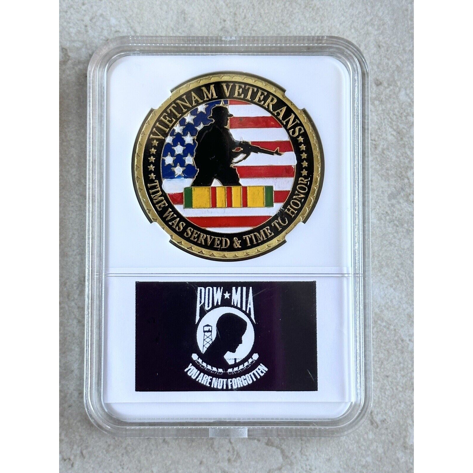 US army VIETNAM VETERANS *NEVER FORGET* Challenge Coin With Case POW-MIA
