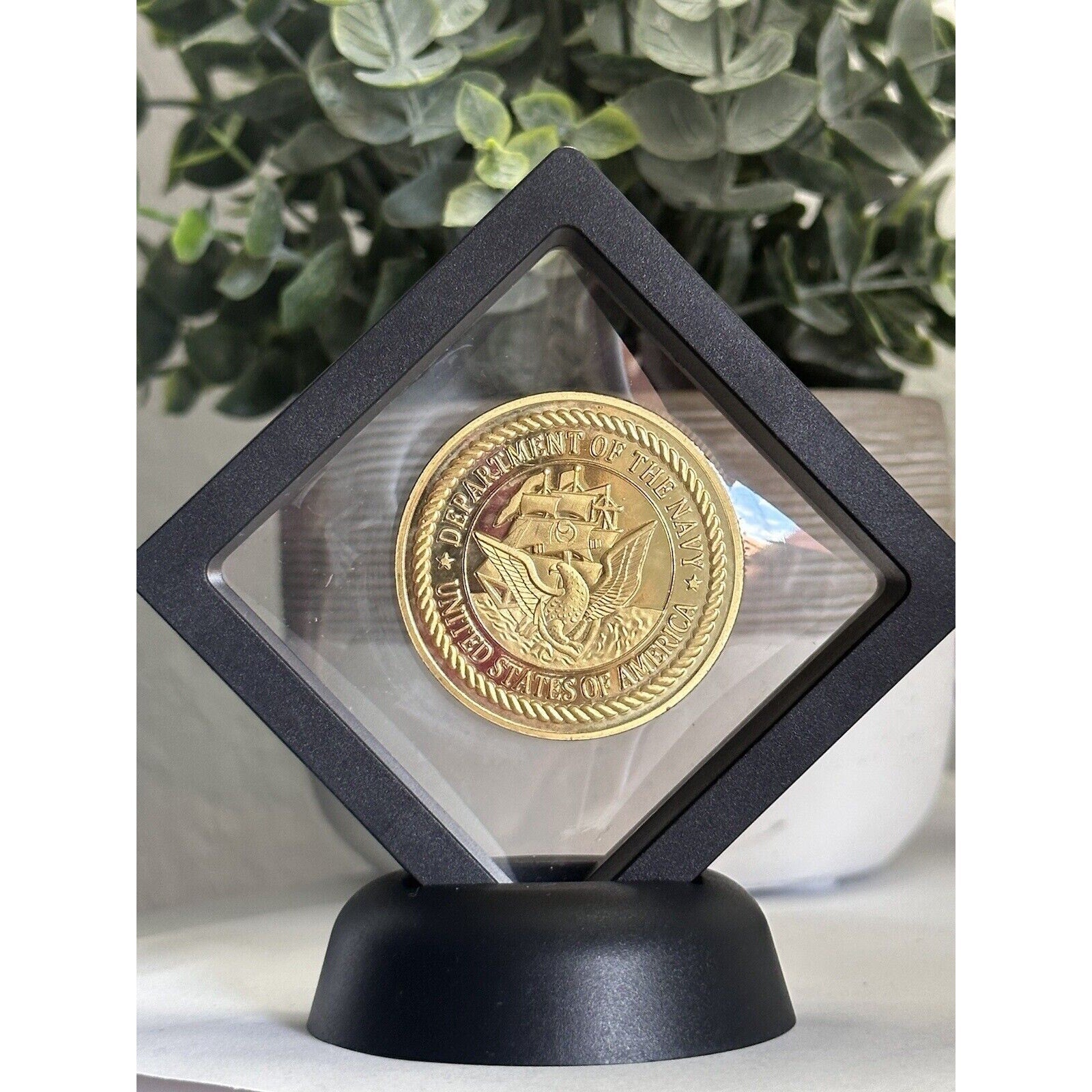 Navy Reserve Service CHALLENGE COIN USN-US Navy New With 3D Display Case