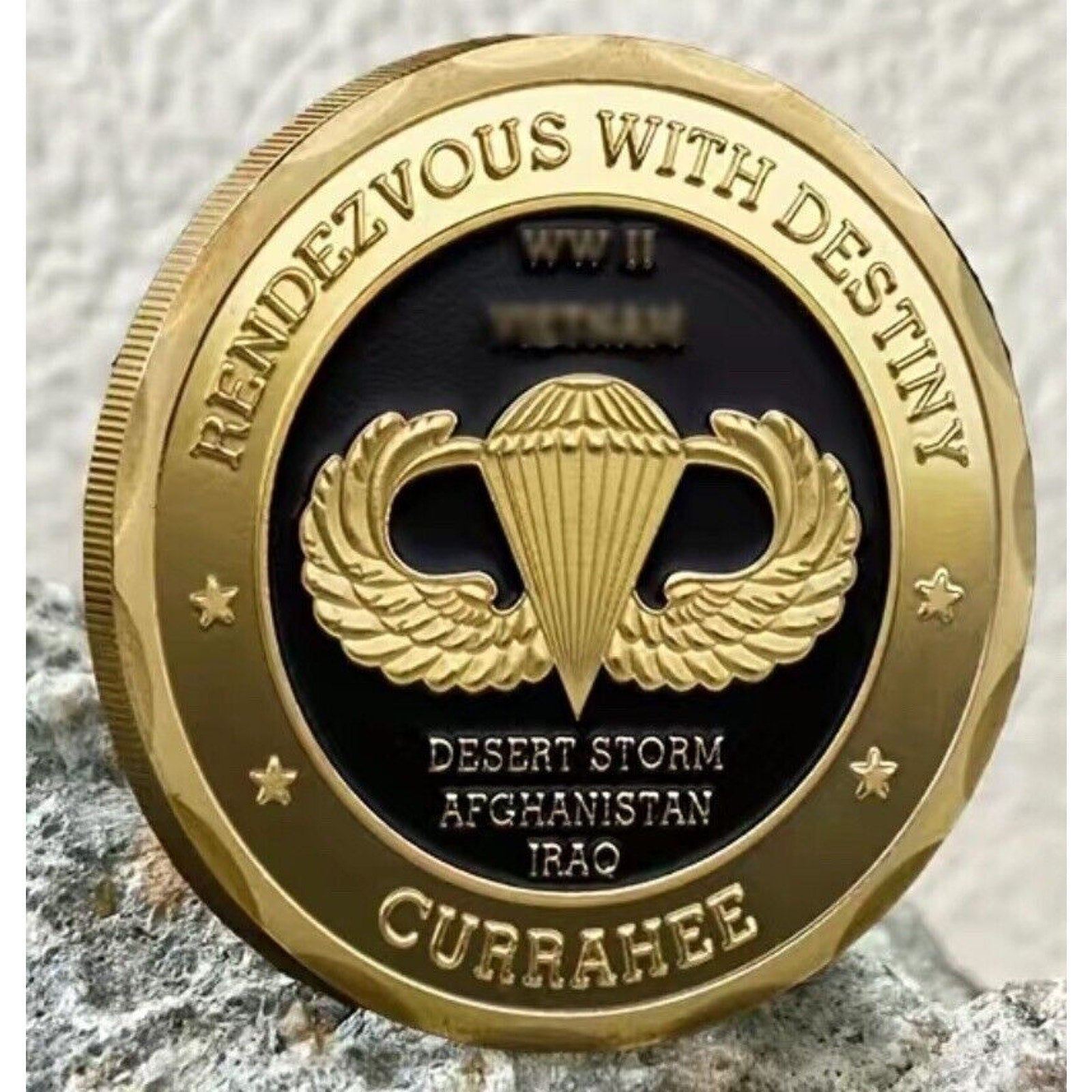 101st Airborne Division U.S. Army Screaming Eagles Challenge Coin w/ velvet case