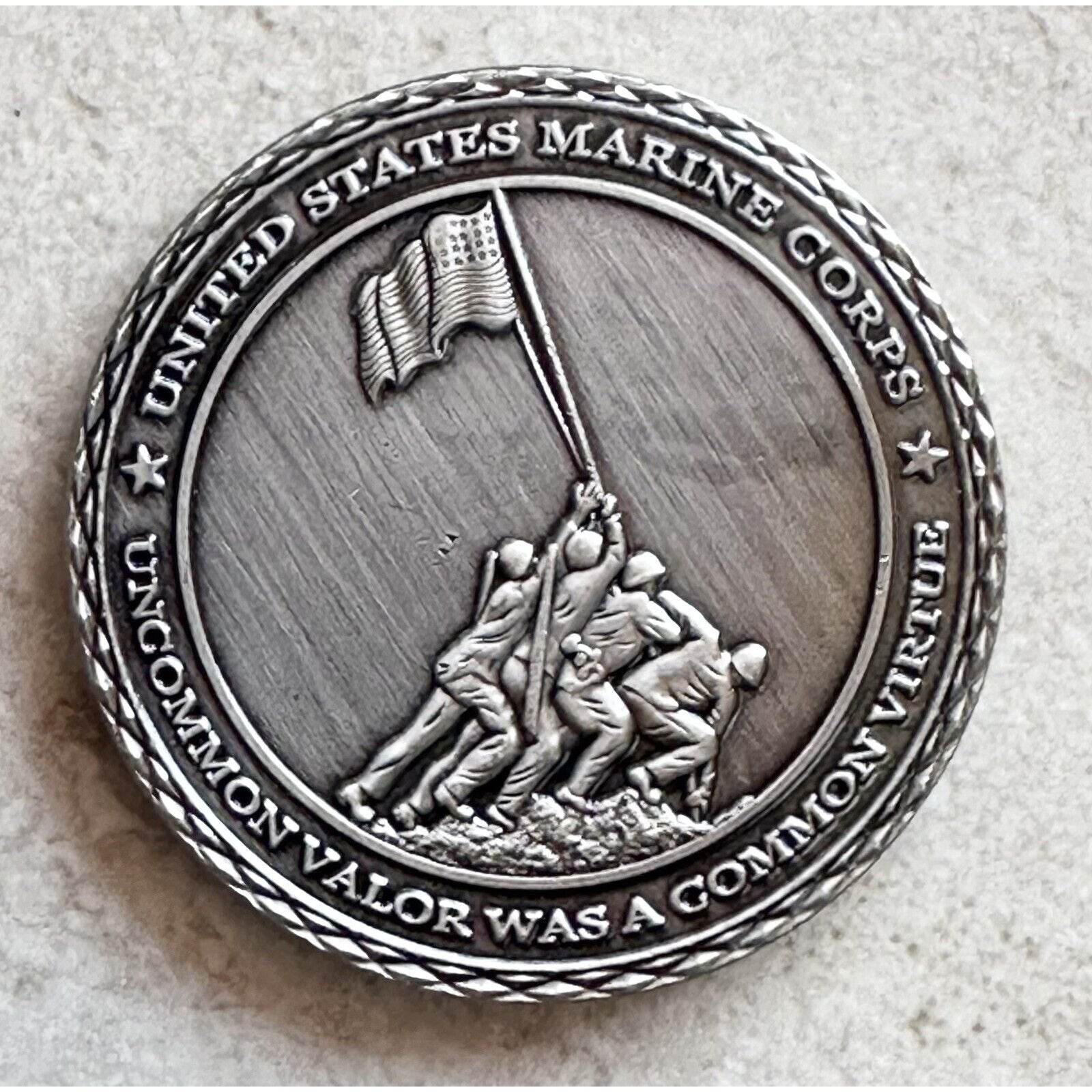 MARINE CORPS RAISING THE FLAG MOUNT SURIBACHI IWO JIMA CHALLENGE COIN w/ case