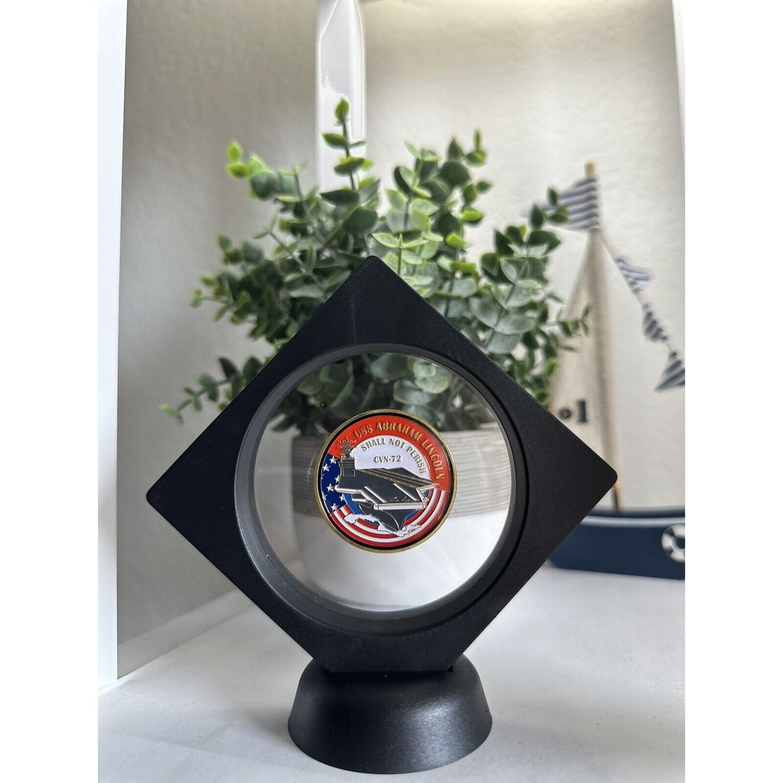 Us Navy Uss Abraham Lincoln Cvn-72 Challenge Coin With 3D Display Case