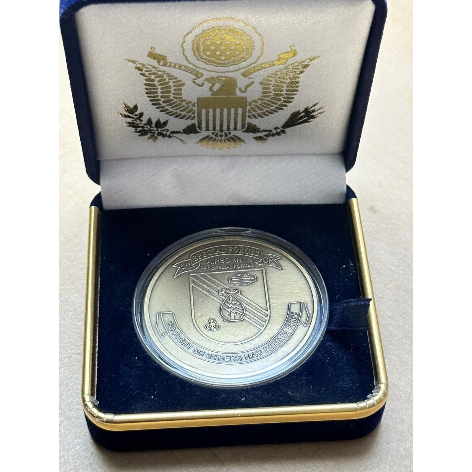 5TH GROUP Challenge Coin ARMY AIRBORNE SPECIAL FORCES "THE PROFESSIONALS" W/case