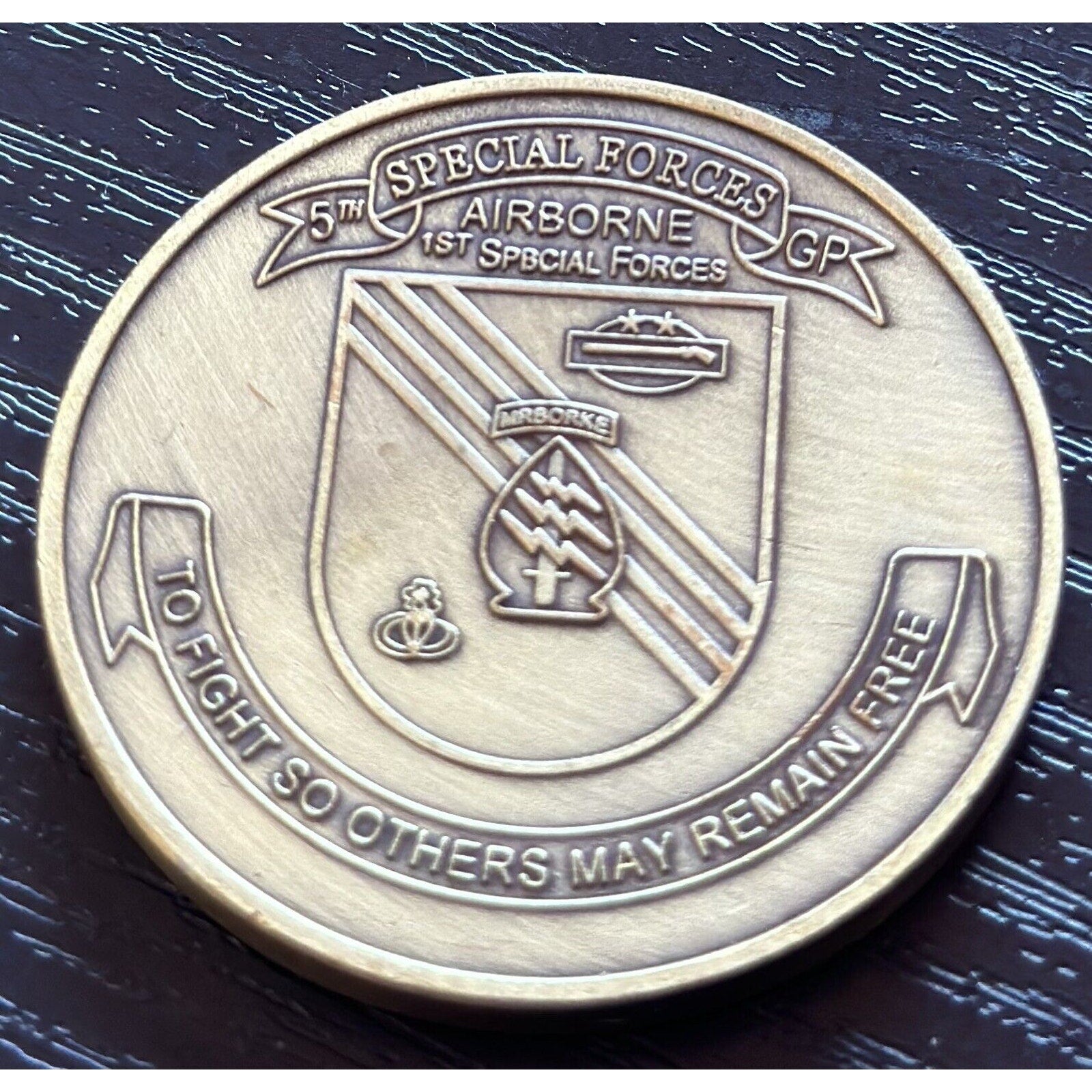 5TH GROUP Challenge Coin ARMY AIRBORNE SPECIAL FORCES "THE PROFESSIONALS" W/case