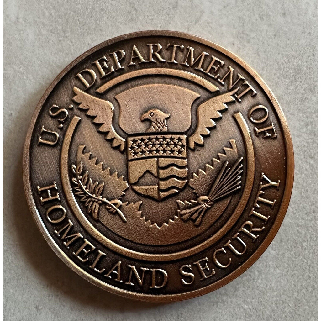 CUSTOMS AND BORDER PATROL Challenge Coin With Special Velvet Case New