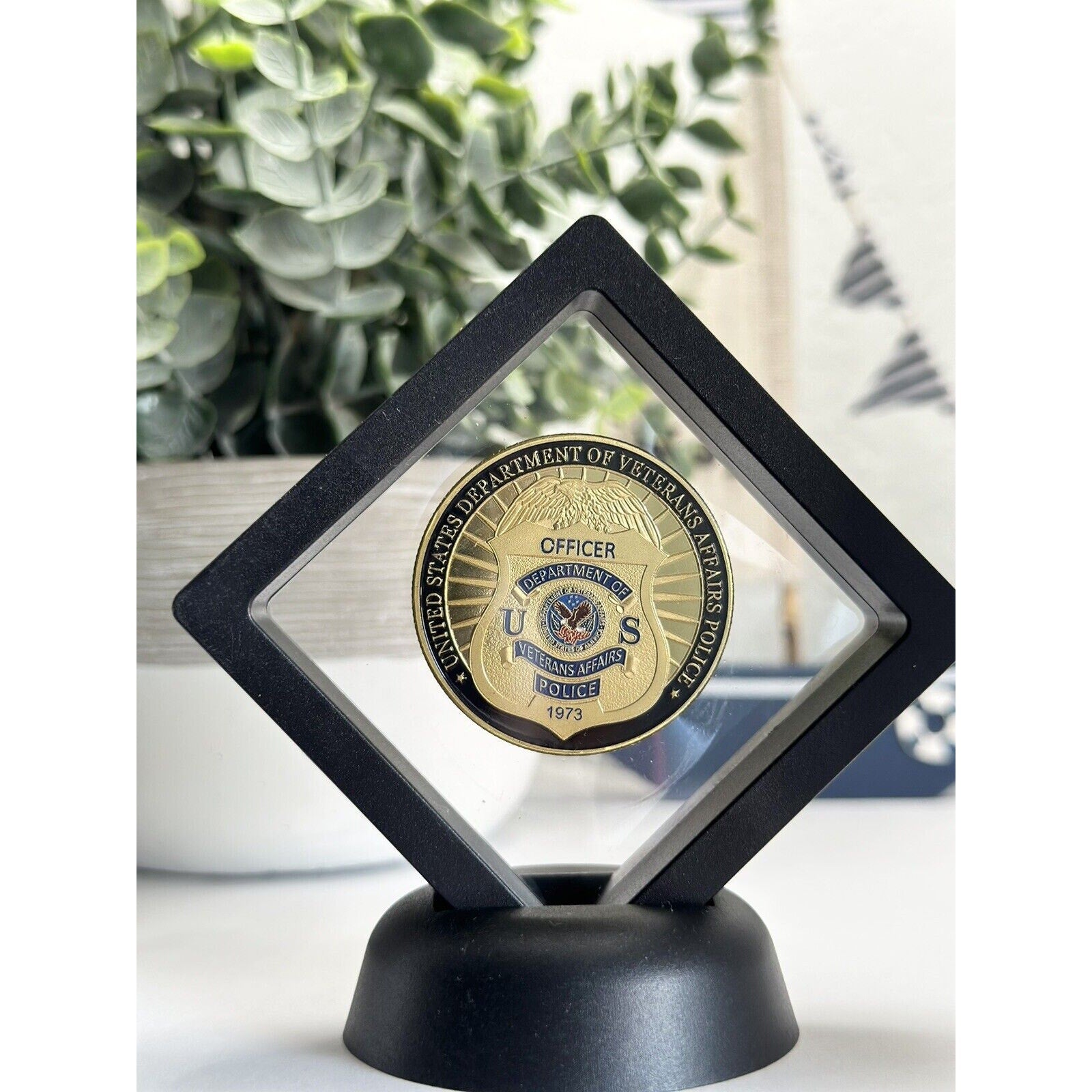 U S Dept of Veterans Affairs Police Challenge Coin 40mm With Display Case