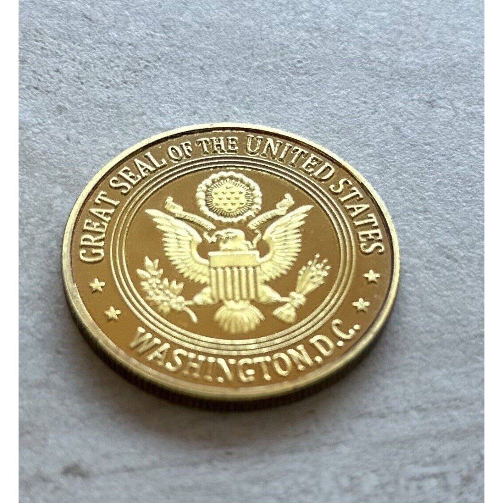 MEMORIAL DAY VETERANS OF AMERICA (Purple Heart) Coin With Velvet Case