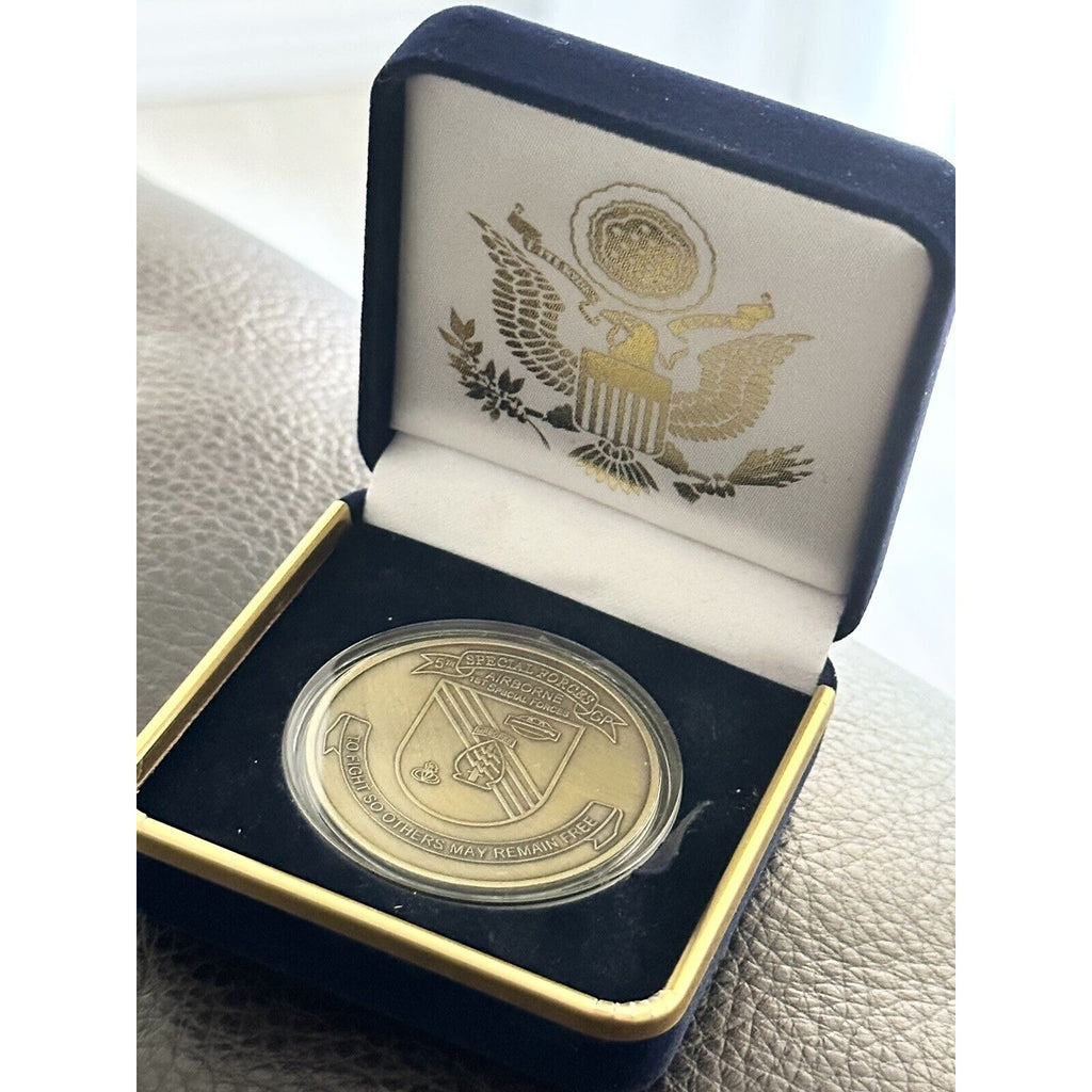 5TH GROUP Challenge Coin ARMY AIRBORNE SPECIAL FORCES "THE PROFESSIONALS" W/case