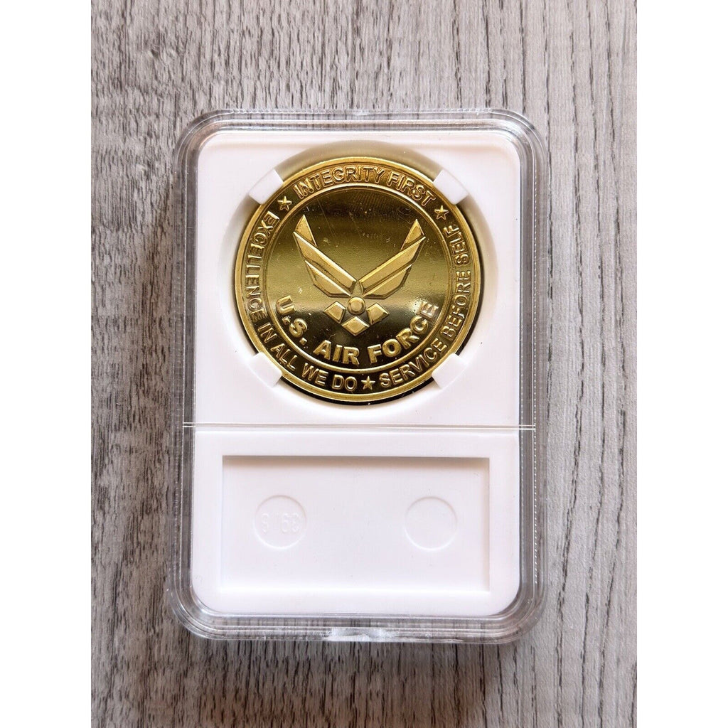 U S AIR FORCE F-22 RAPTOR Challenge Coin with nice case.