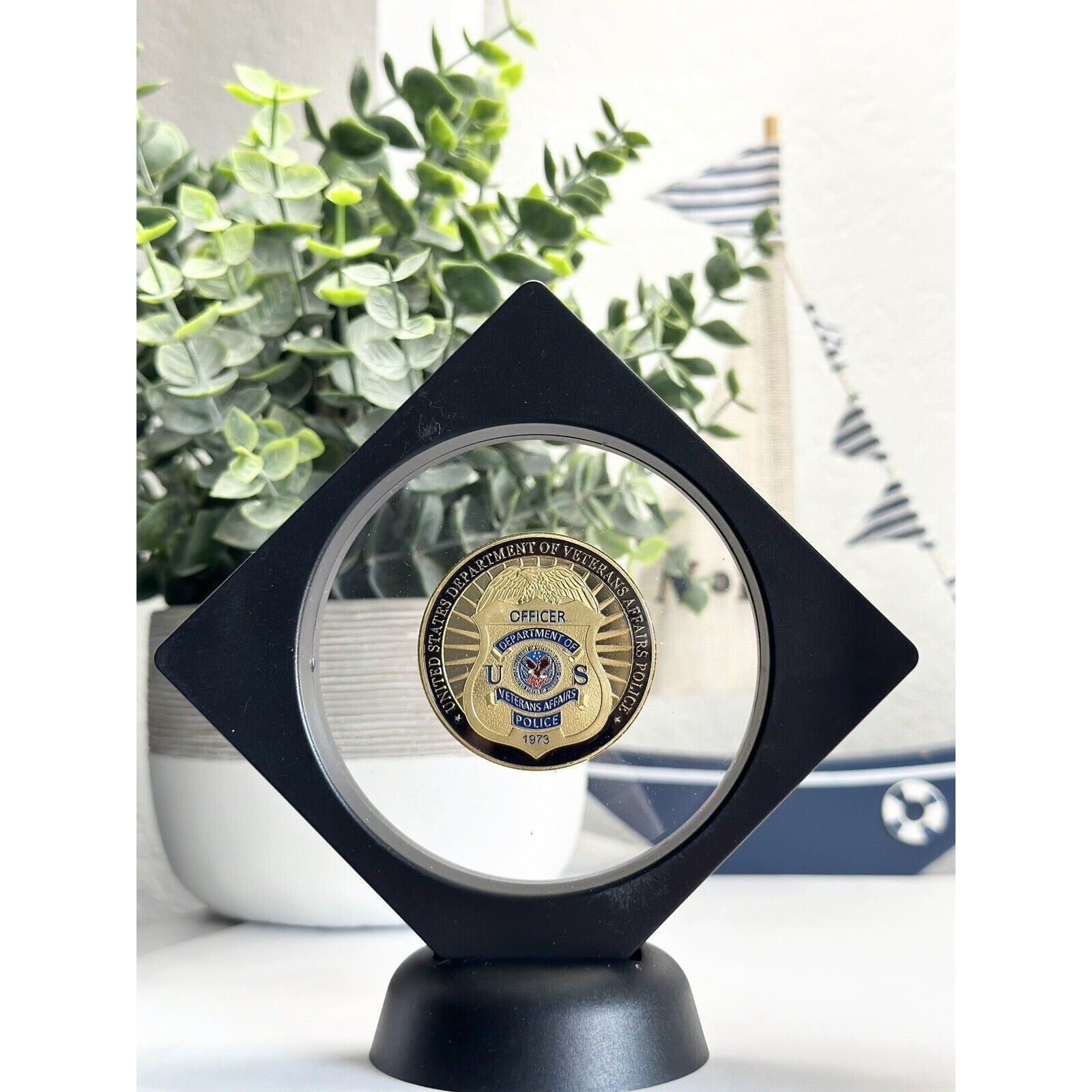 U S Dept of Veterans Affairs Police Challenge Coin 40mm With Display Case