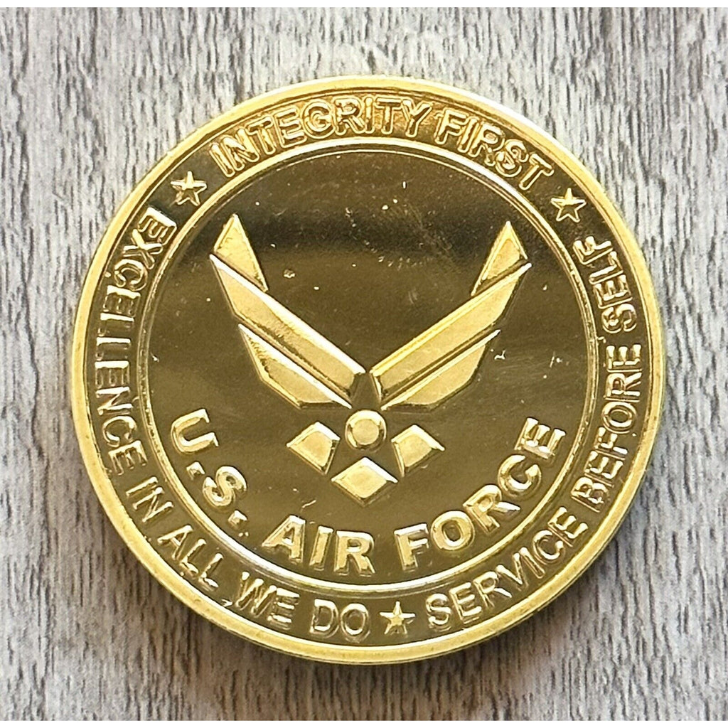 U S AIR FORCE B-2 SPIRIT (Stealth Bomber) Challenge Coin with velvet case.