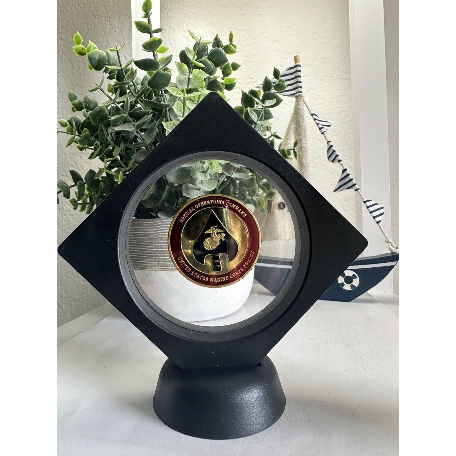 Us Marine Corps SPECIAL OPERATIONS COMMAND Challenge Coin With 3D Display Case